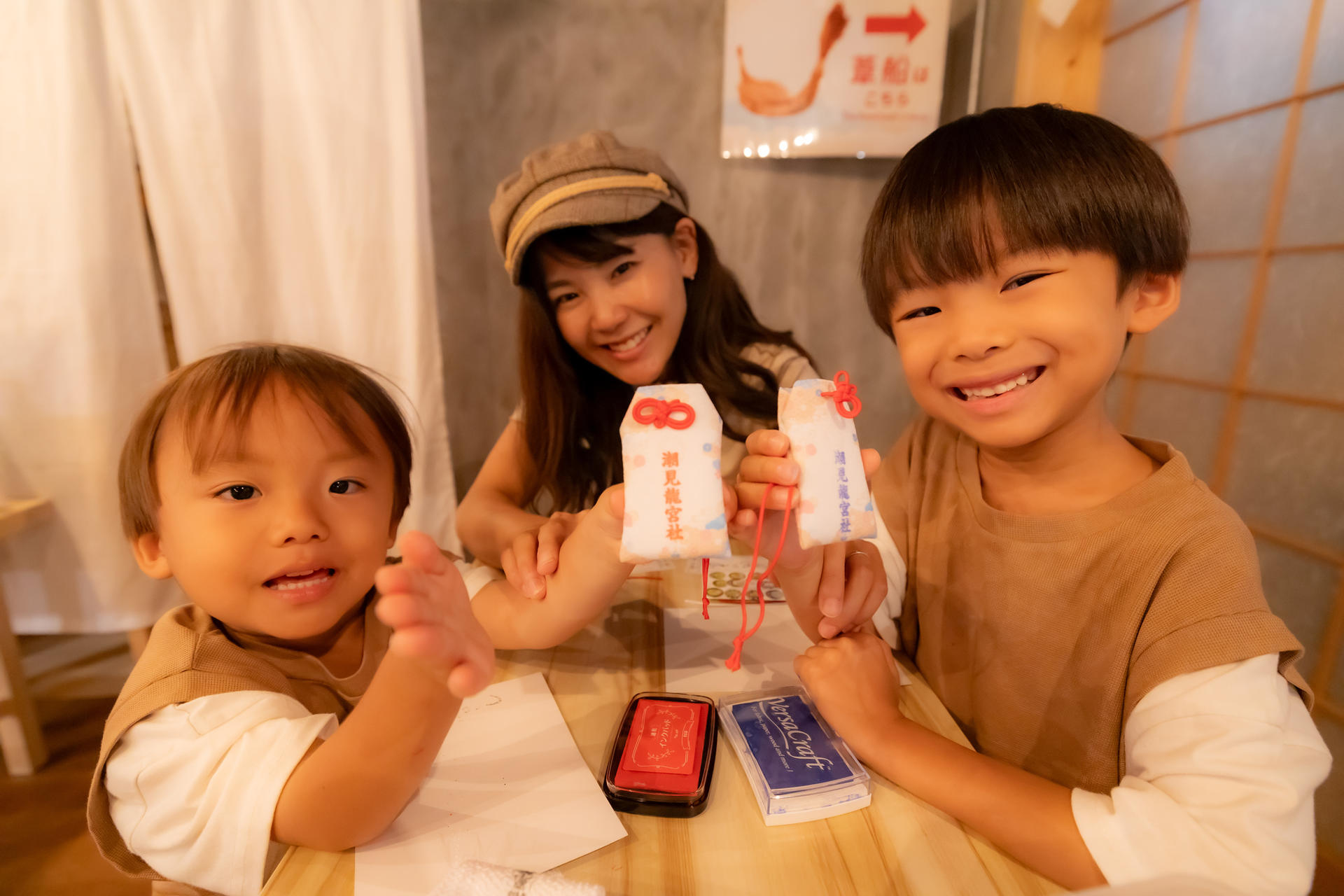 Tokyo Miko Experience: Photo Spots & DIY Shrine Amulet/Bracelet - Thumbnail 10