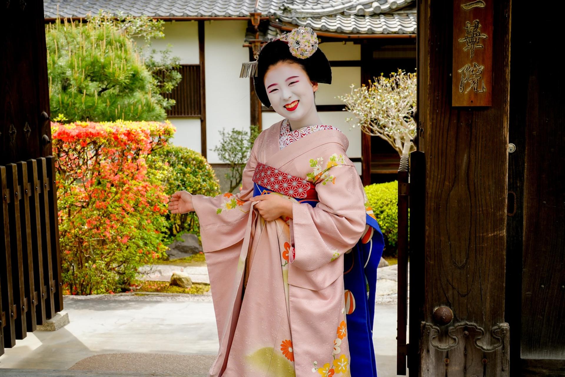 Kyoto Exclusive Temple Maiko Dance Zen Garden and Tea Experience - Image 1