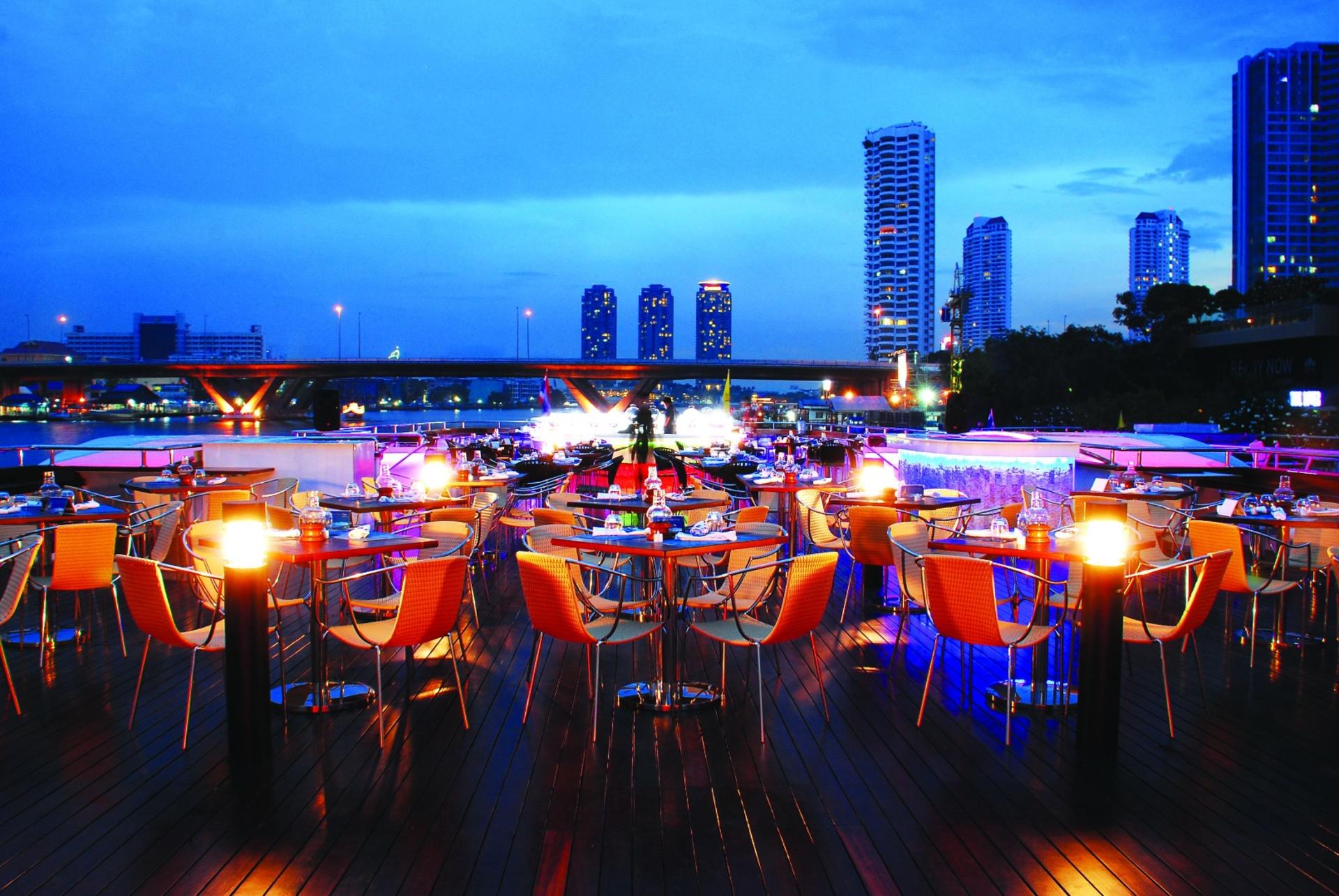 Bangkok Wonderful Pearl Dinner Cruise in Bangkok - Thumbnail 4