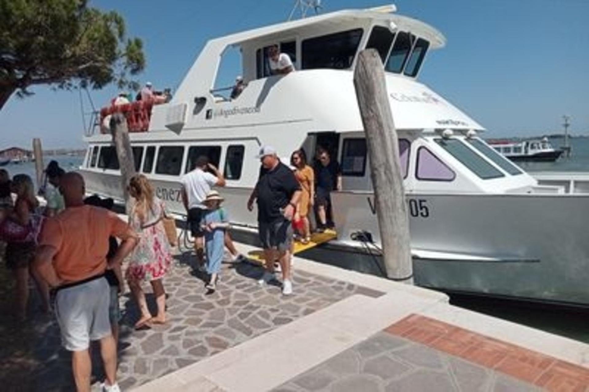 Murano, Burano, and Torcello Islands Tour from Venice - Thumbnail 6