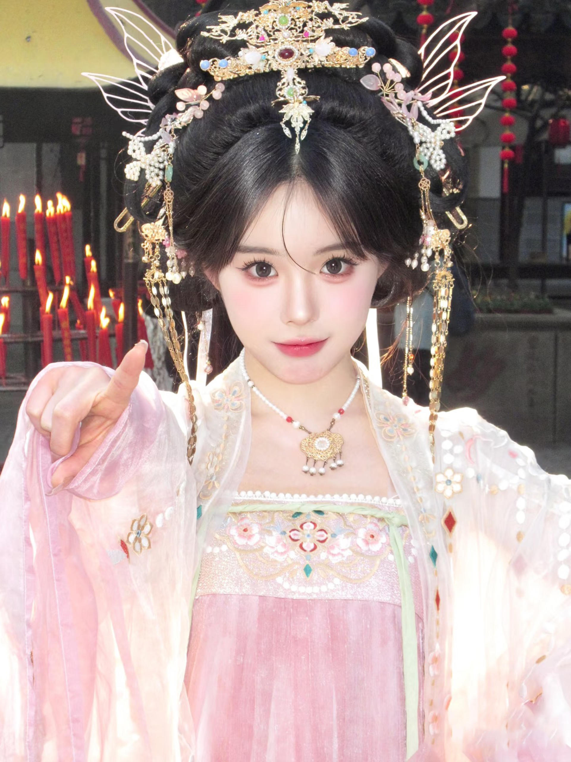 Shanghai Yu Garden Traditional Chinese Costume Hanfu Qipao Experience (Hanfu Rental/Makeup/Photography) - Thumbnail 22
