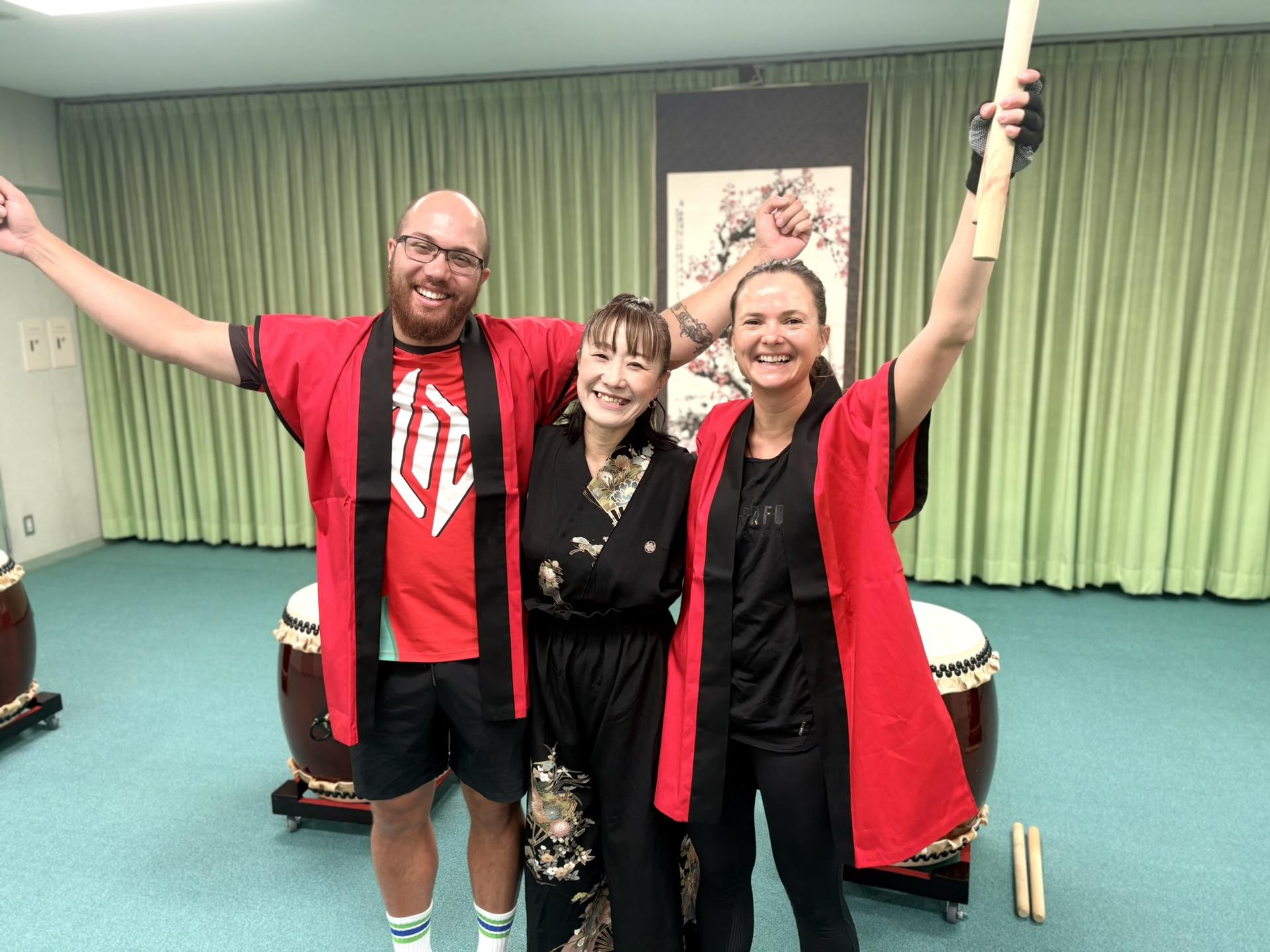 Tokyo: Taiko drumming experience at a temple in Shinjuku (Professional instruction) - Thumbnail 6