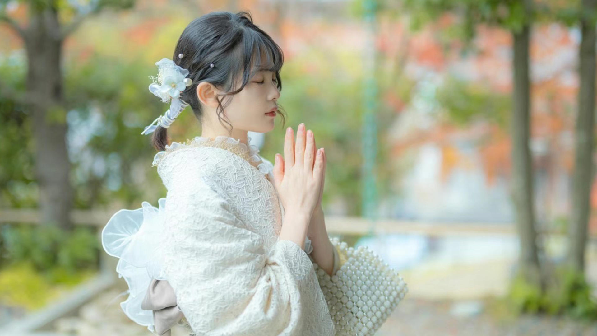 Kyoto Kimono Rental Experience (Optional Elegant Hairstyle/Japanese Makeup/Photography) (Ookini Kimono Rental Yasaka Shrine Gion Store) - Thumbnail 8