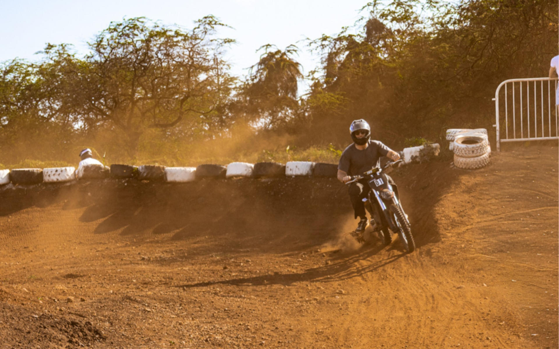 Dirt Bike Experience in Oahu - Thumbnail 3