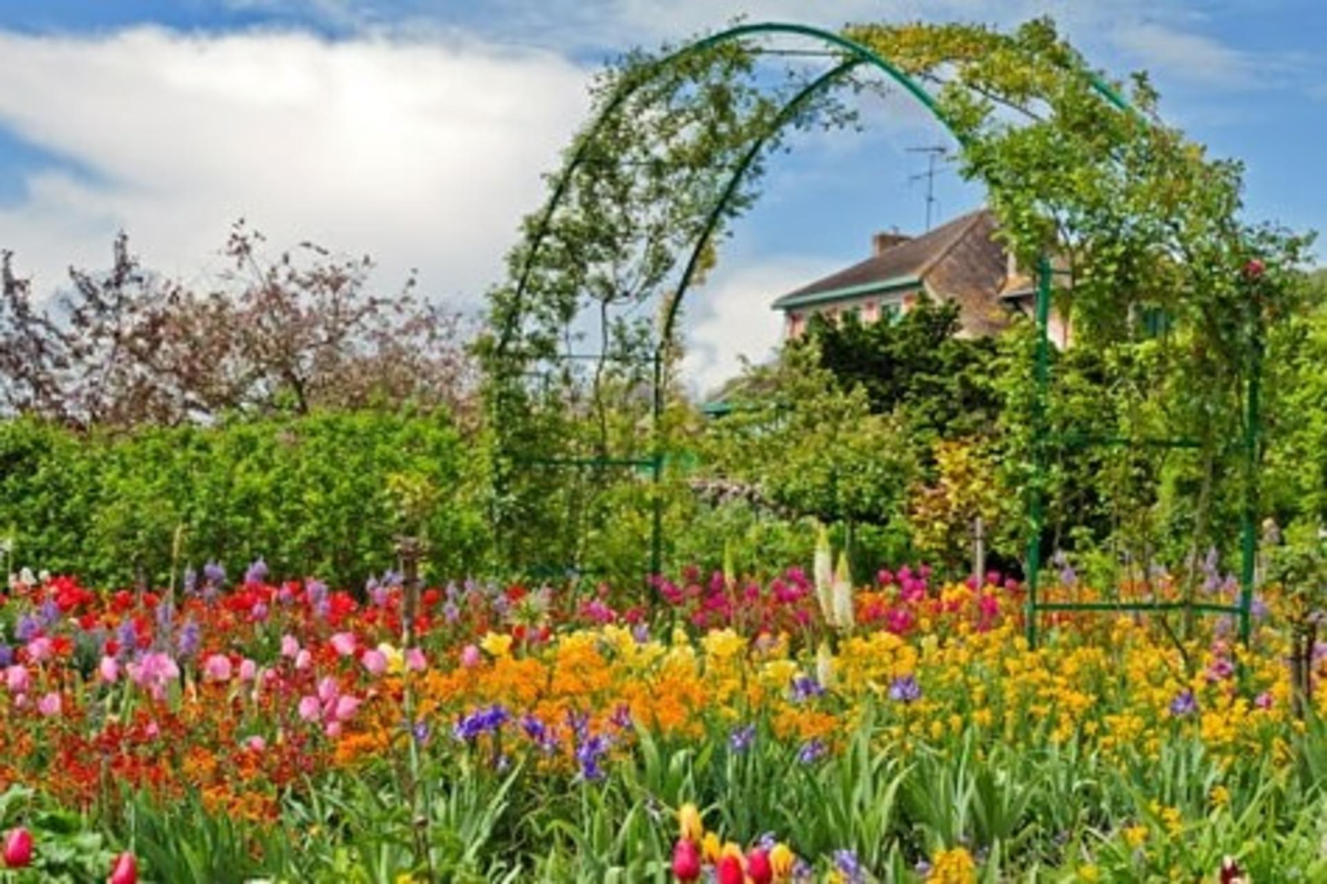 Monet's Gardens & Palace of Versailles One Day Tour from Paris  - Thumbnail 3