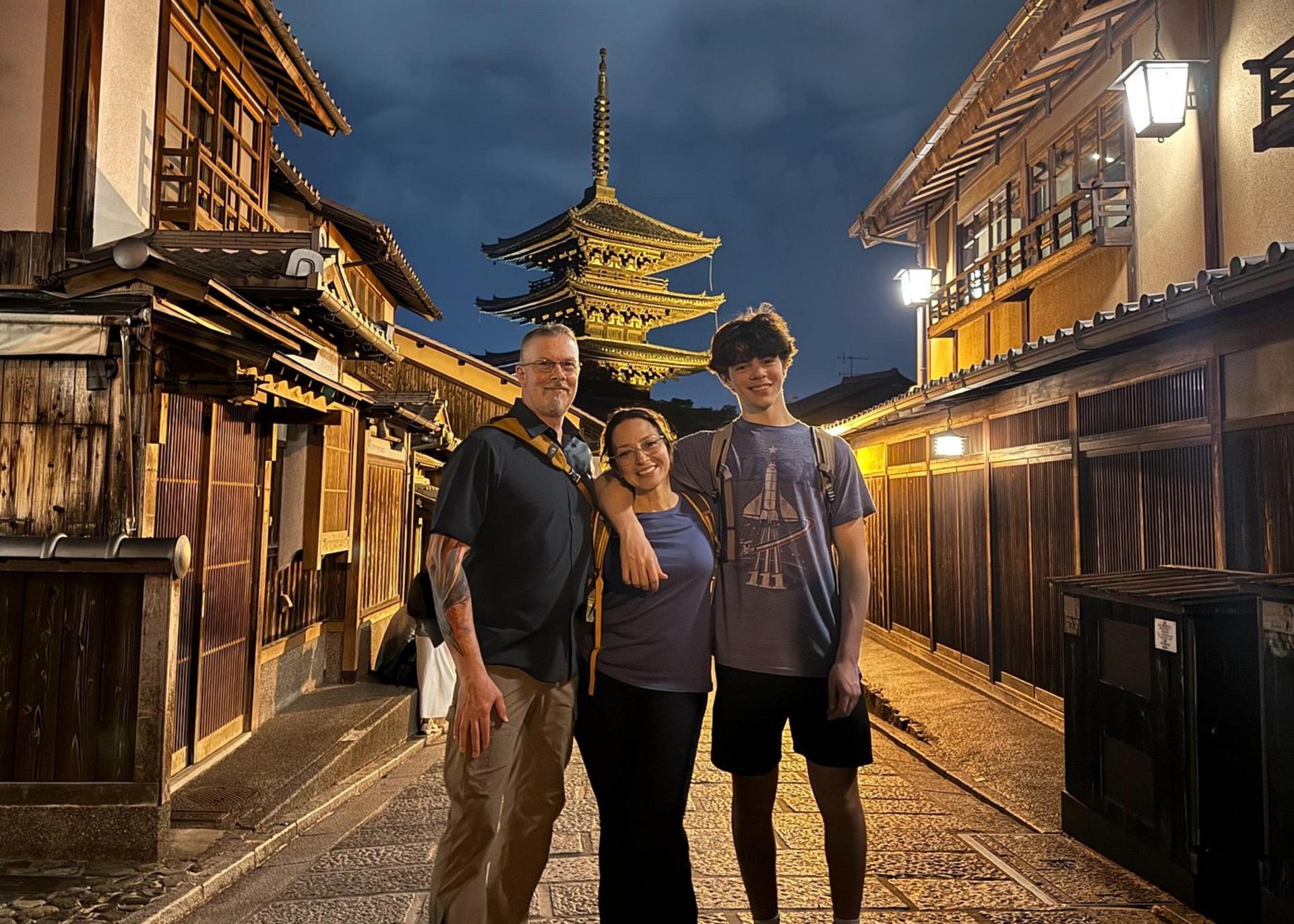 Kyoto Gion Night Tour: Exploring the Geisha District and Hidden Gems - Thumbnail 2