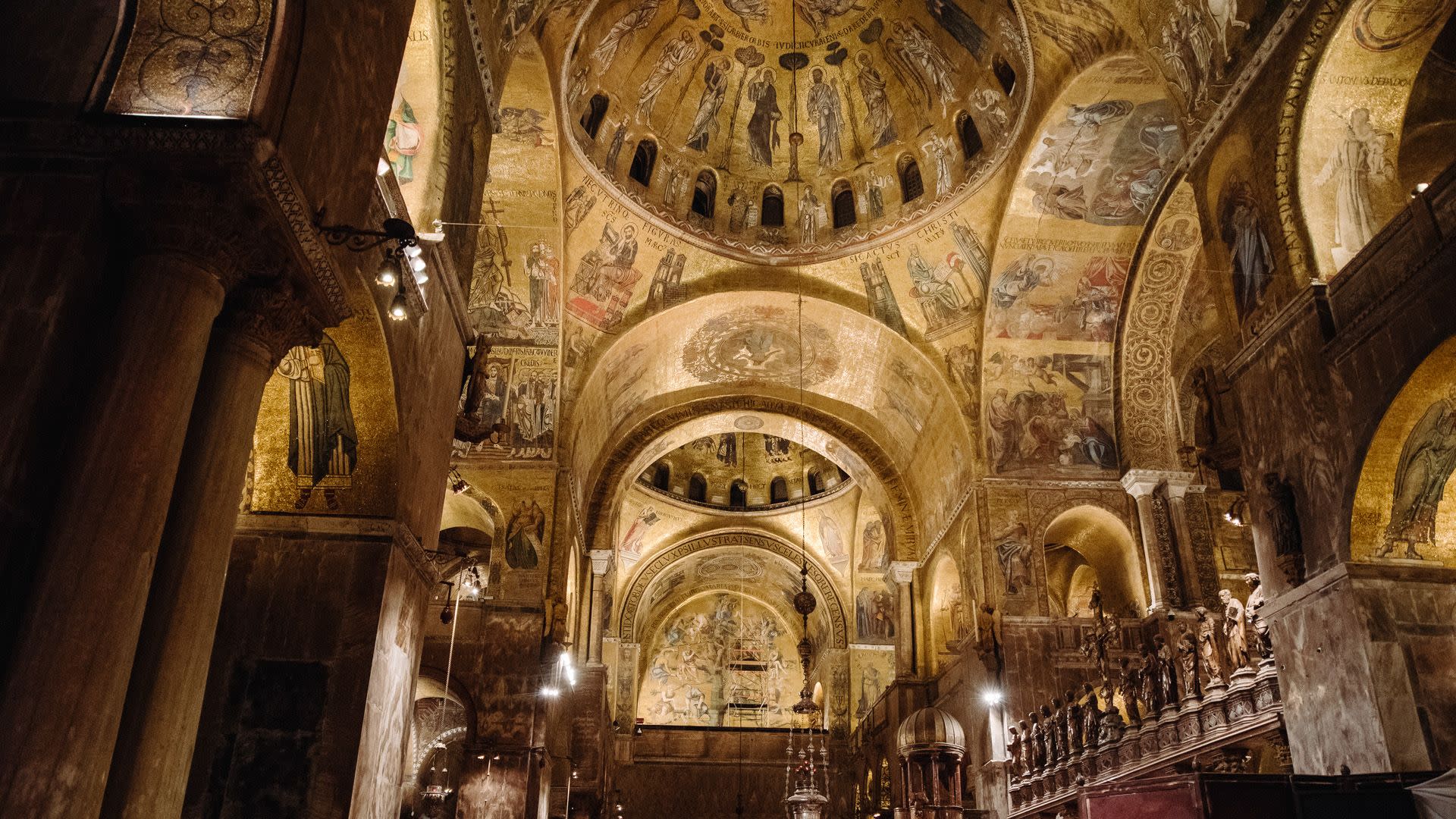 St. Mark's Basilica after hours tour in Venice - Thumbnail 4