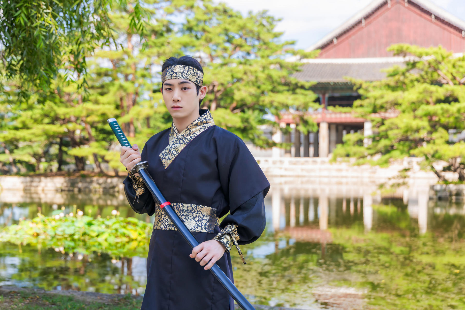 Gyeongbokgung Hanbok & Hairstyling Experience - Thumbnail 52