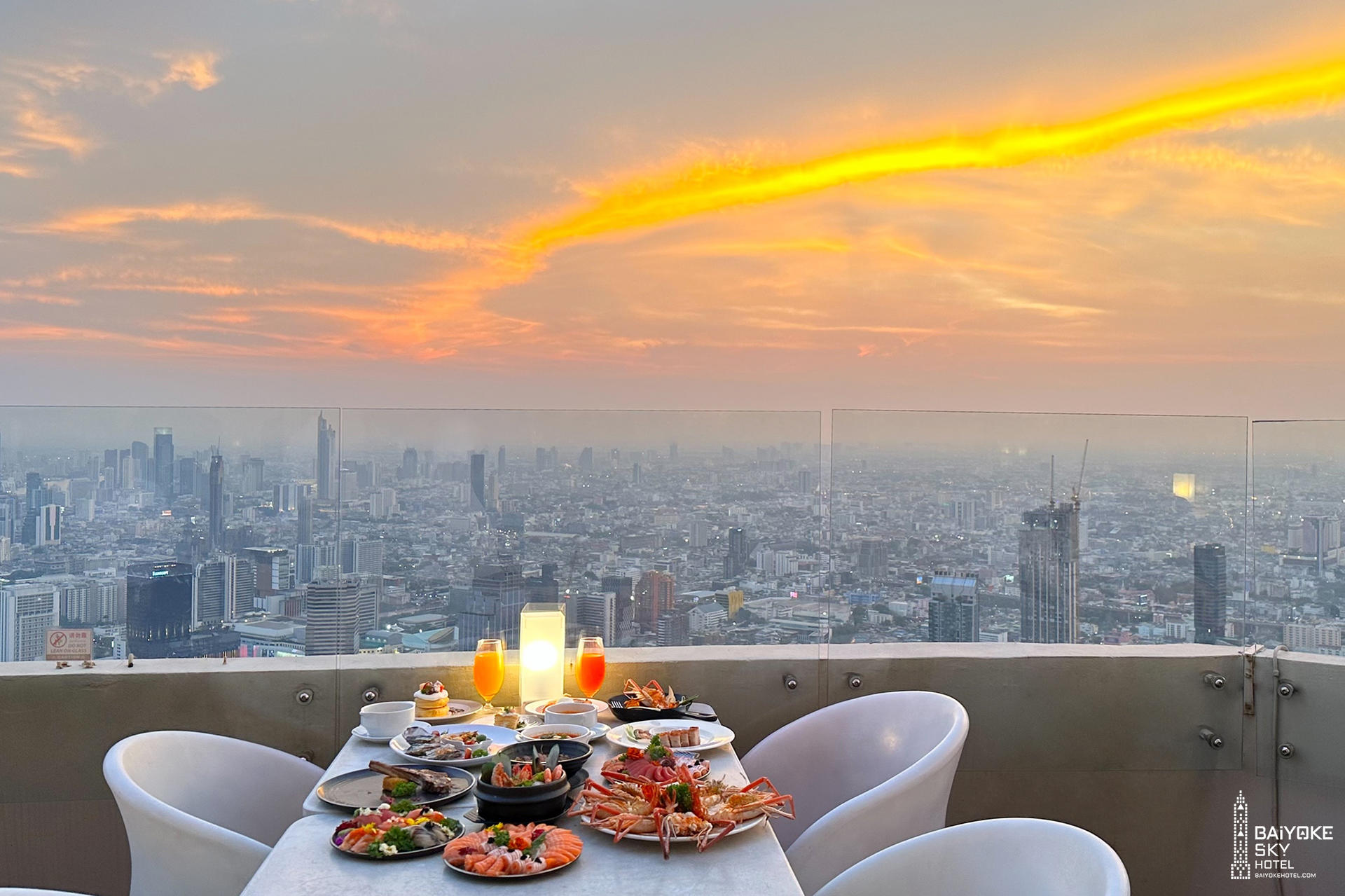 Baiyoke Sky Hotel Buffet and 81st Floor Ticket - Thumbnail 11