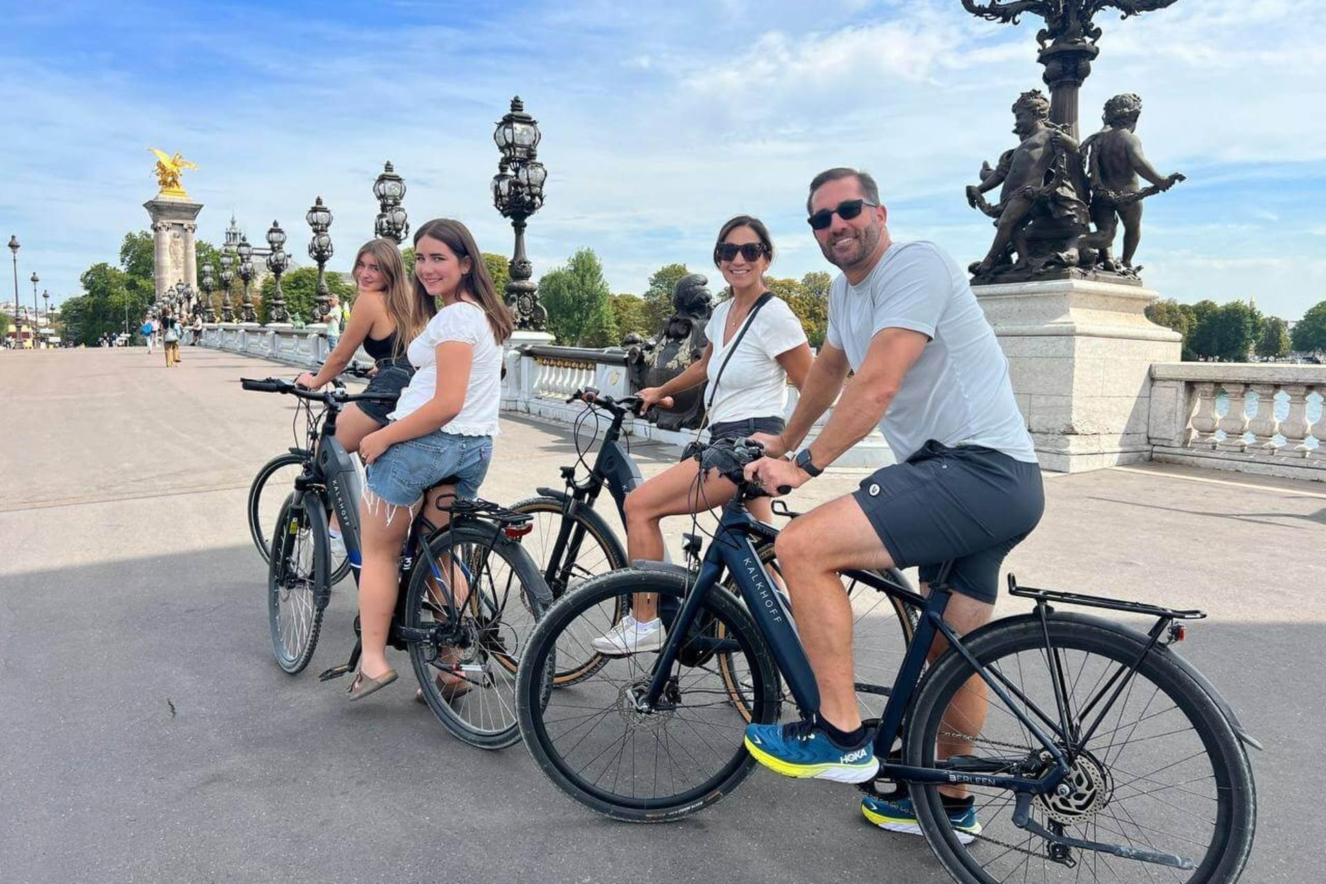 Private E-Bike Tour in Paris - Image 1