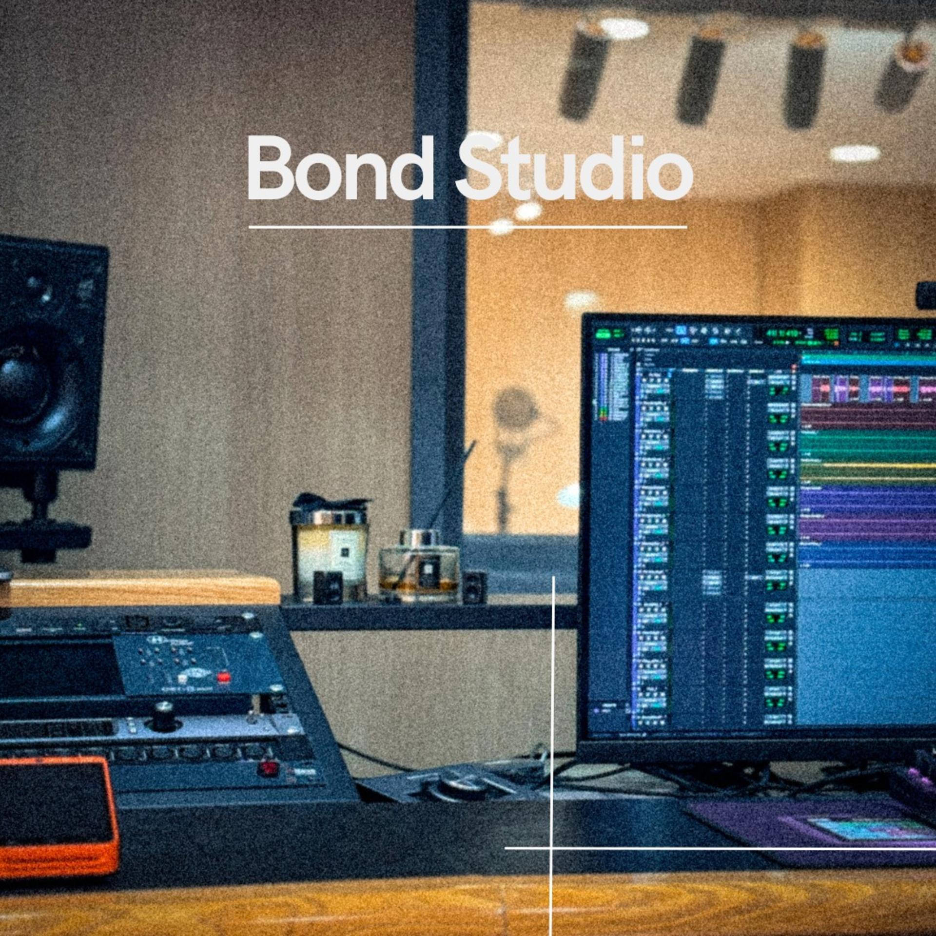 Singer's Dream: Professional Recording Studio Experience - Image 1