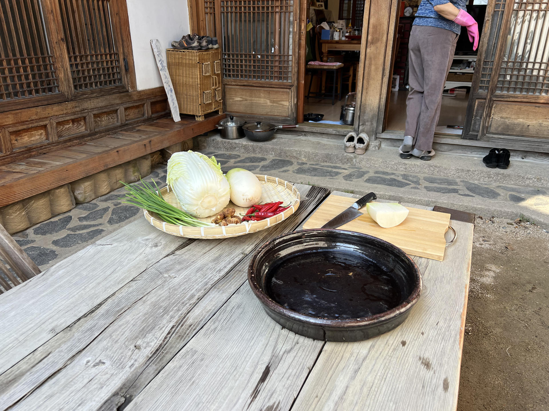 Kimchi Cooking Class in Traditional Hanok House & Donate Kimchi - Thumbnail 4