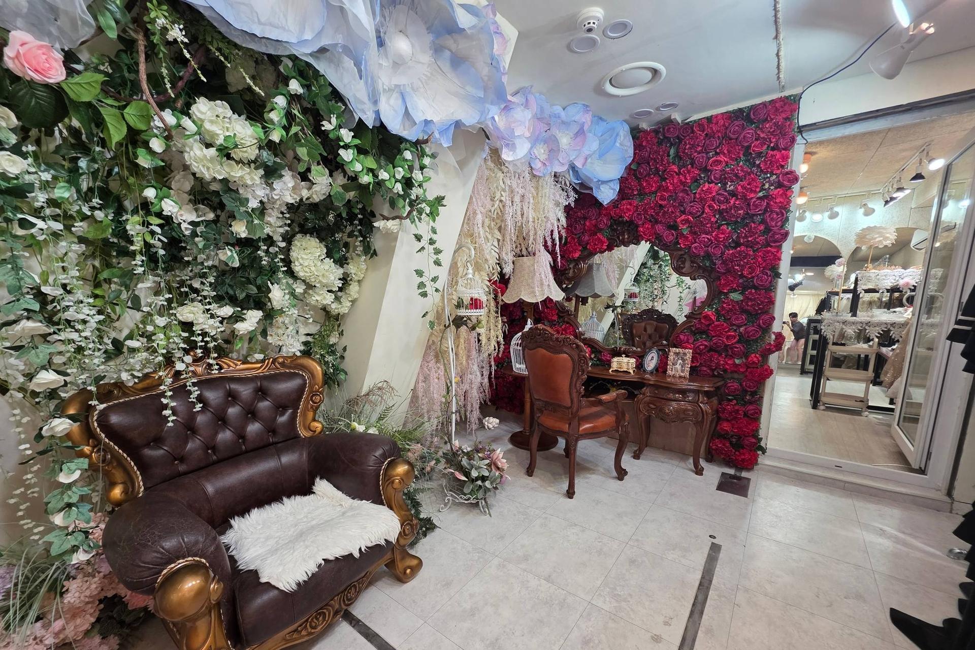 Princess Dress Party at LAFIA Princess Castle in Hongdae - Thumbnail 3