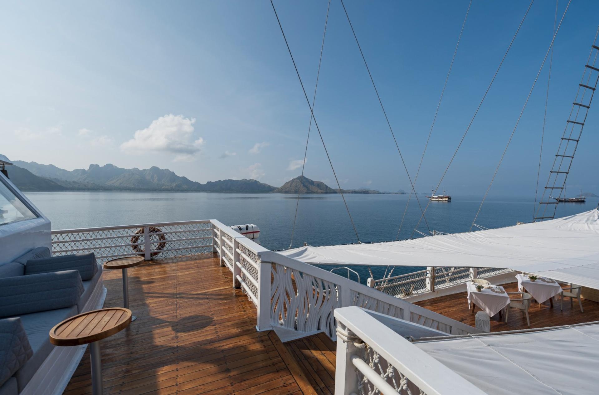 2D1N Padar Sunrise Liveaboard Labuan Bajo by AYANA Lako di'a - Thumbnail 7