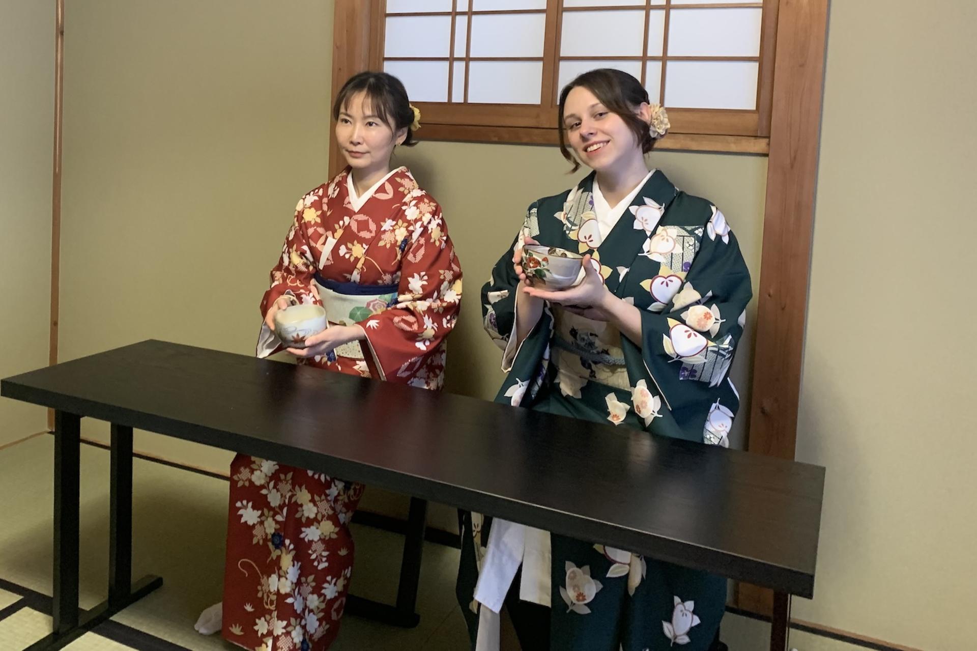 Table-Style Tea Ceremony Experience in Ninenzaka Kyoto - Thumbnail 8