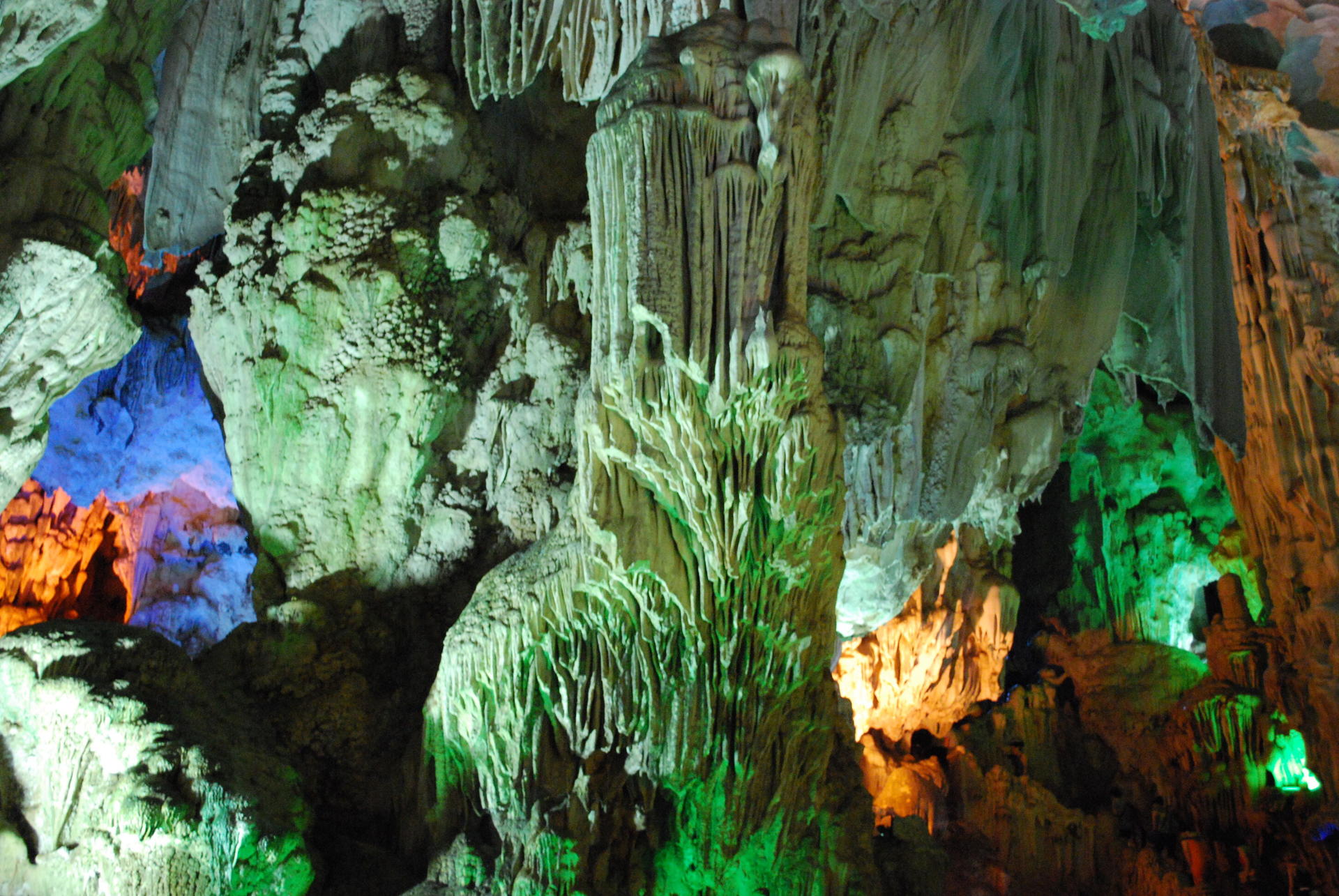 Cong Nghia Day Cruise: Ha Long Bay, Thien Cung with Japanese Guide - Thumbnail 8