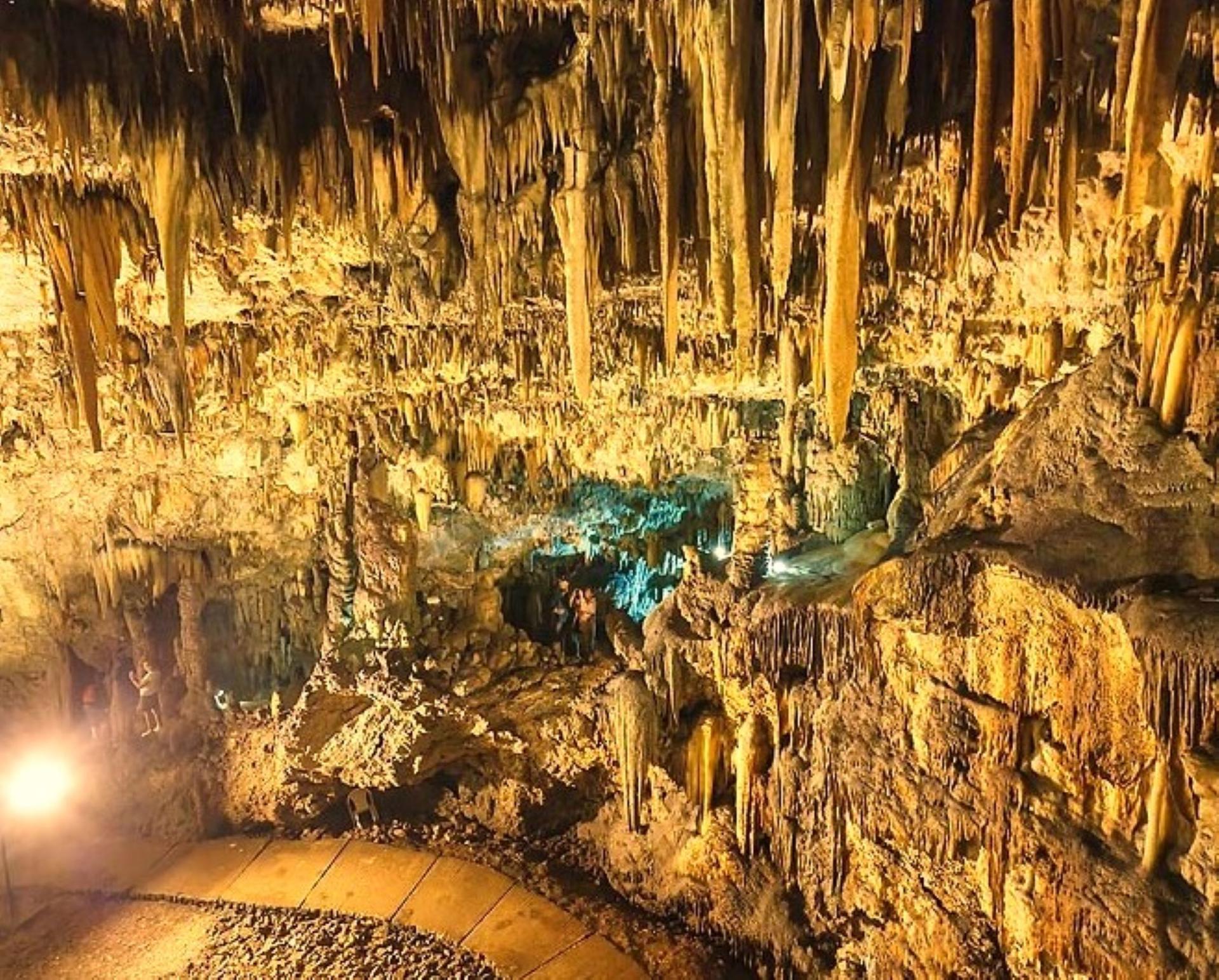 Kefalonia Drogarati Cave & Melissani Lake Half-Day Tour with Guide - Thumbnail 10