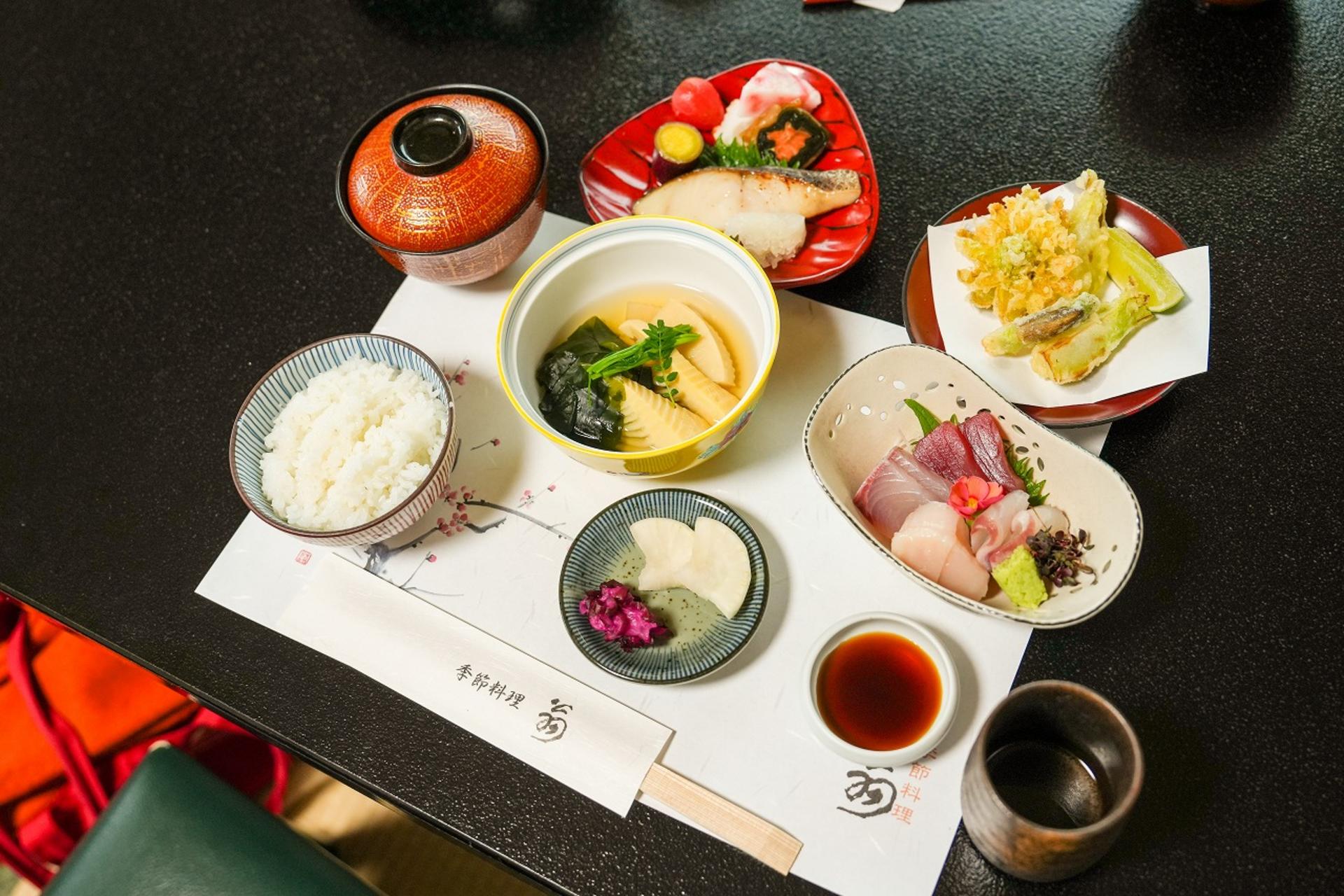 1-Day Nara & Osaka Private Highlights Day Tour  - Thumbnail 11