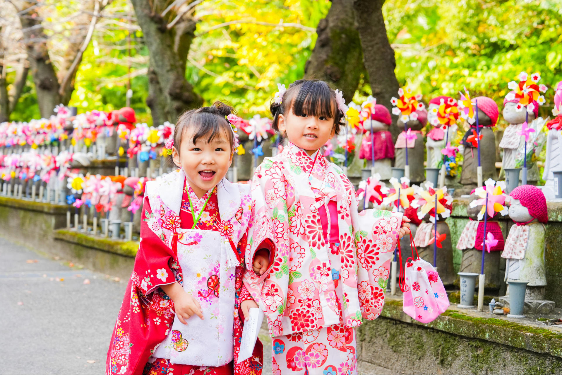 Tokyo/Asakusa Kimono Rental Experience | Makeup/Photo Shoot | Aiwafuku Kaminarimon Store - Thumbnail 10