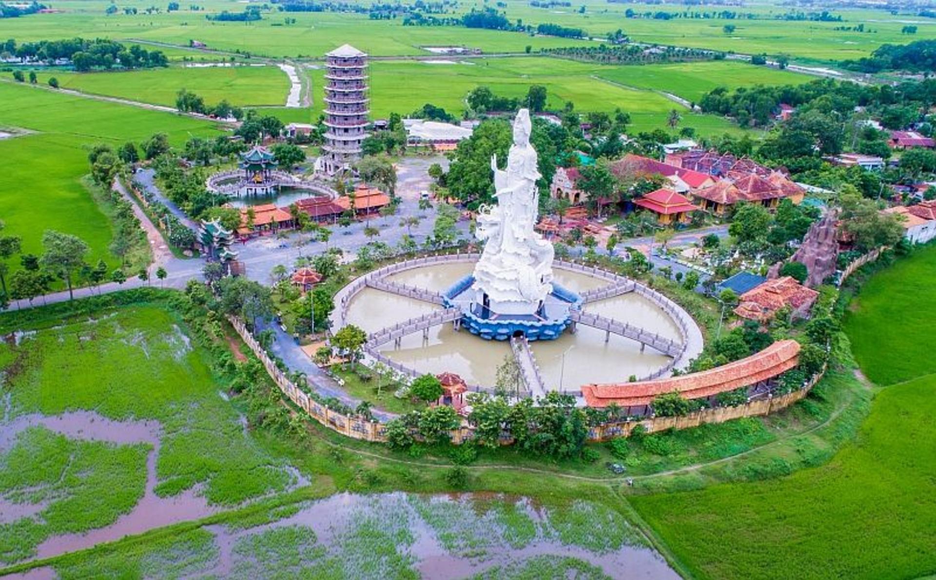 Pilgrimage Day Tour to Ba Den Mountain, Cao Dai temple Tay Ninh - Thumbnail 7