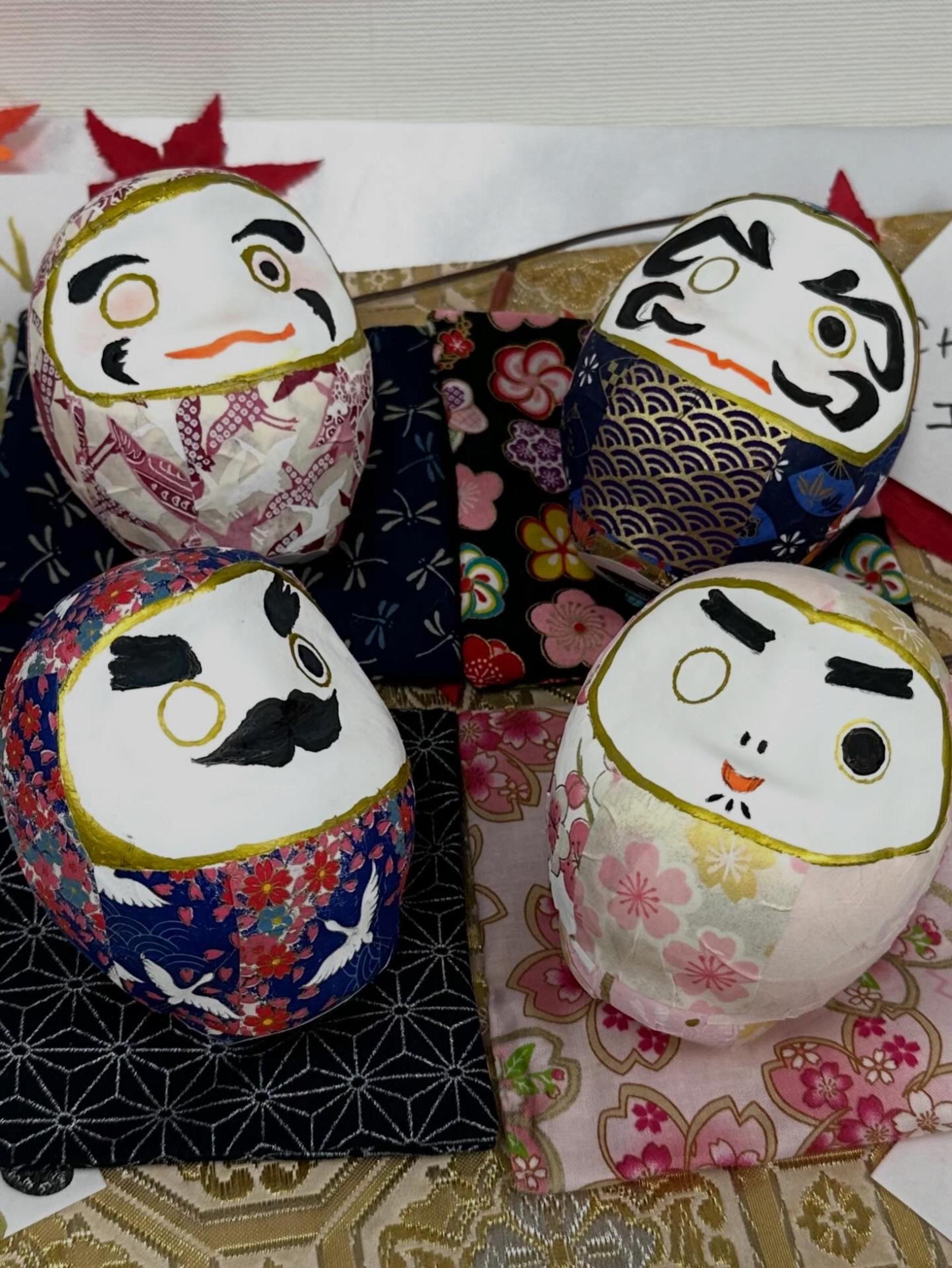 Daruma Workshop by Making your Own Japanese Souvenir in Shinjuku - Thumbnail 11