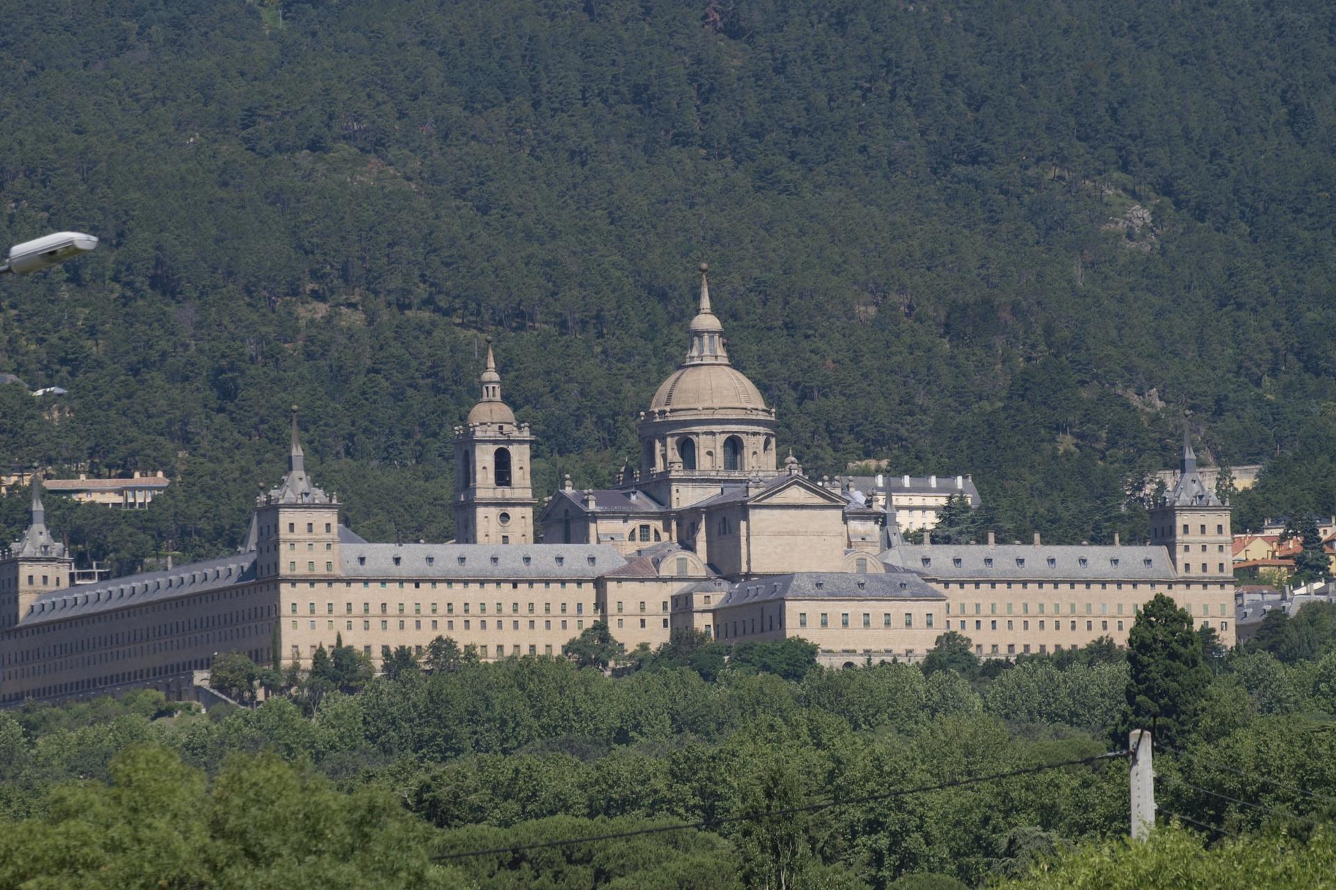 El Escorial, Valley, and Segovia with cathedral day tour from Madrid - Thumbnail 2