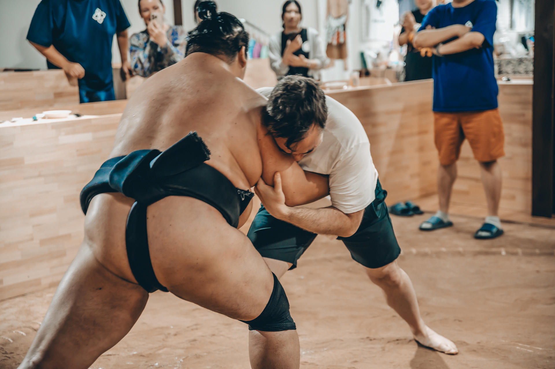 Osaka: Sumo Experience and Show: Ex-Pro Wrestlers & Ring Challenge - Thumbnail 7