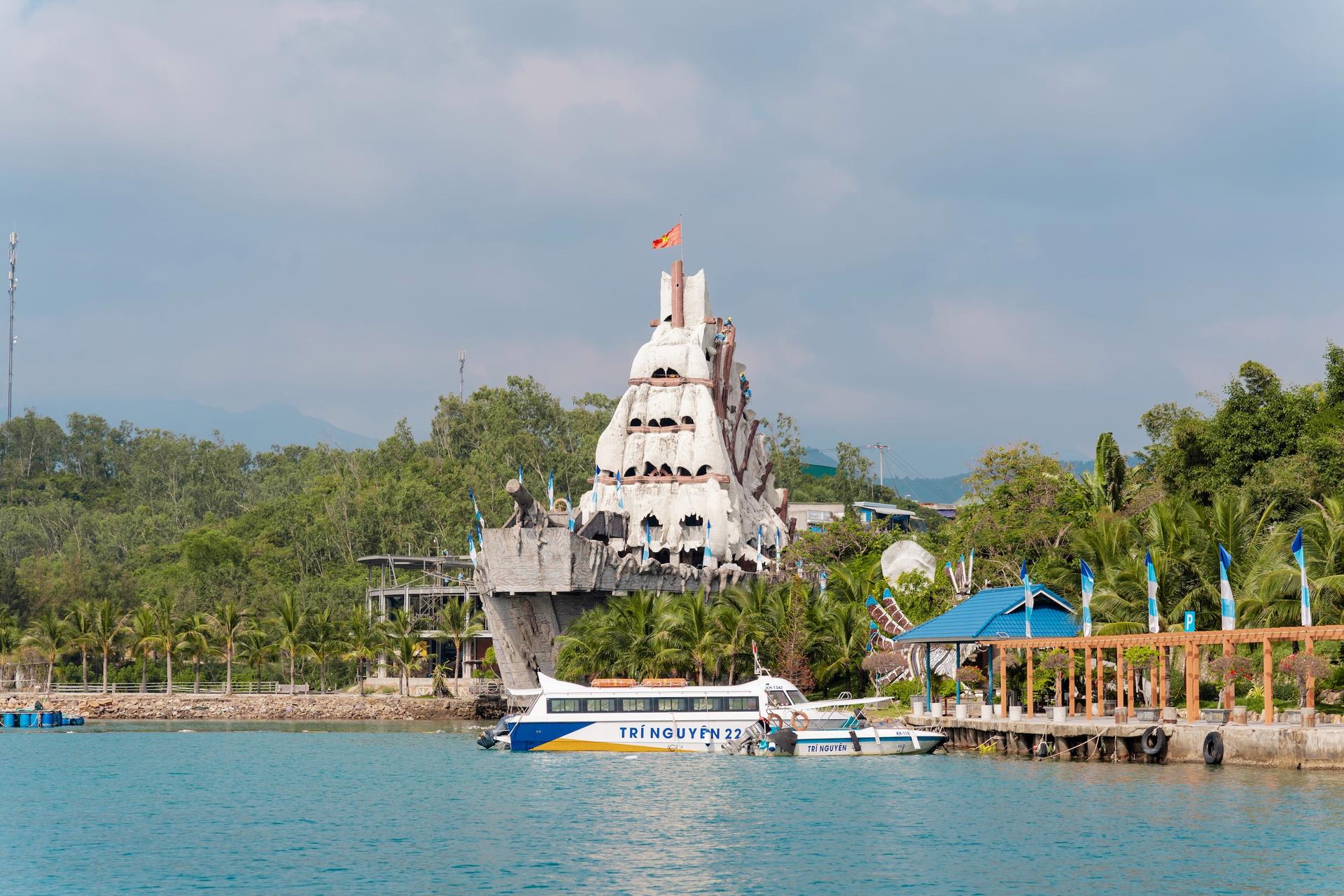 Nha Trang Day Tour to Soi Beach & Tri Nguyen Aquarium By Speed Boat - Thumbnail 16