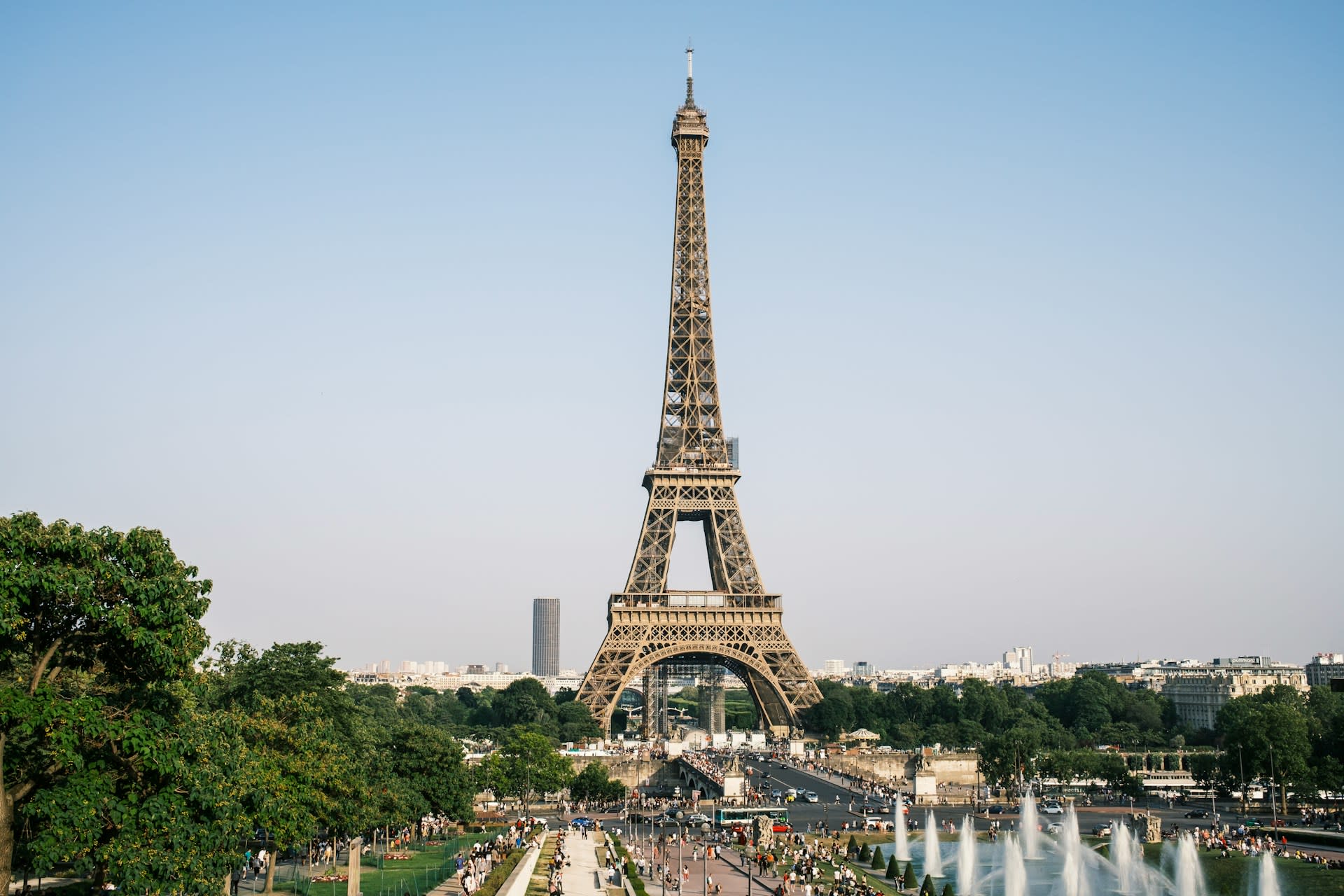 Paris City Highlights: Iconic Landmarks Walking Tour With Free eSIM - Image 1