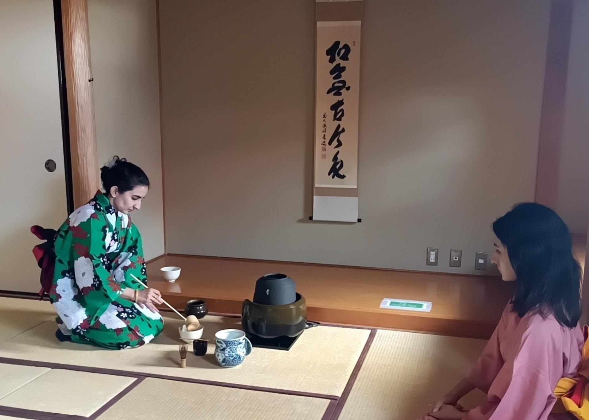 Authentic Tea Ceremony Experience in a Tea Room (Osaka) - Thumbnail 2