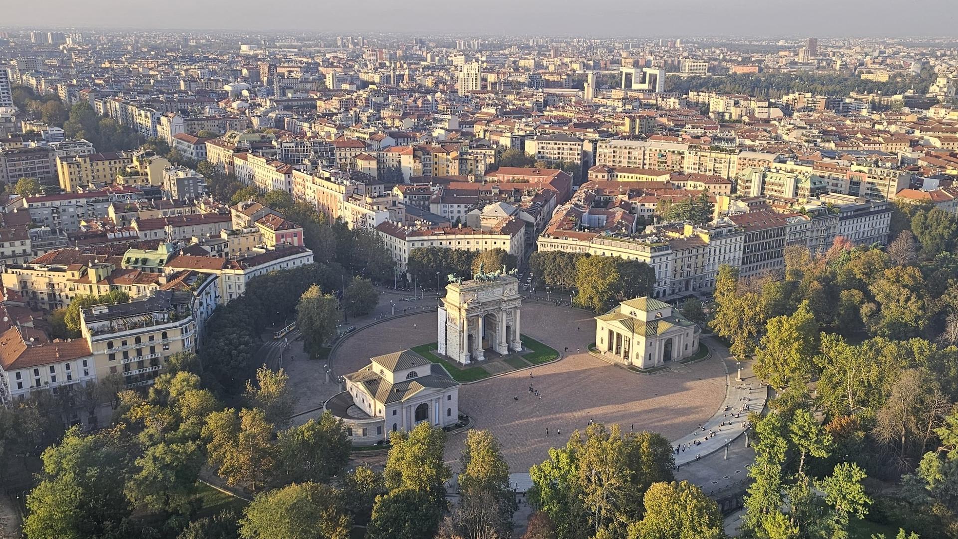 Torre Branca and Sforza Castle tour in Milan - Thumbnail 6