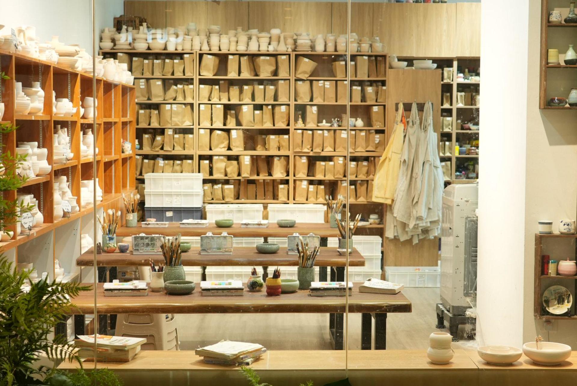 Ceramic and Pottery Workshop in Orchard Gateway - Thumbnail 9