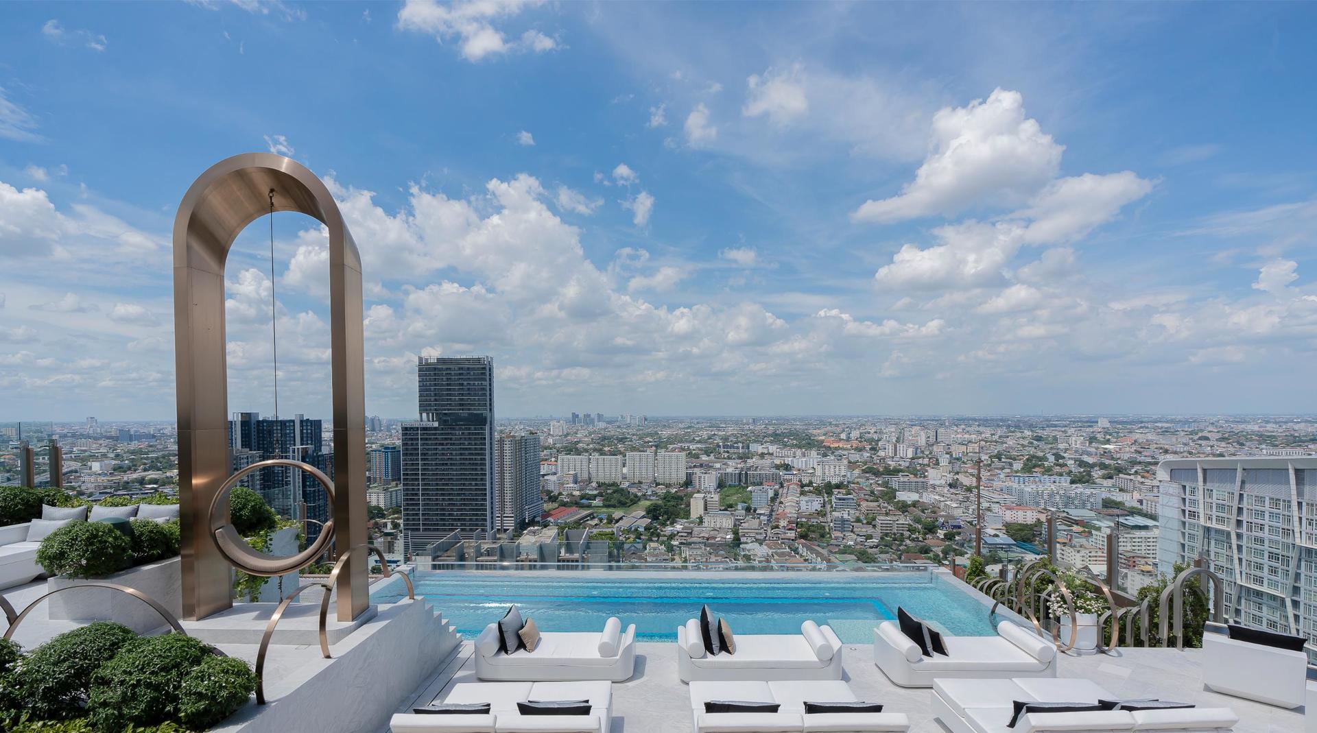 The Giant Swing Pool Bar at INNSiDE by Melia Bangkok Sukhumvit (BTS Onnut) - Thumbnail 6