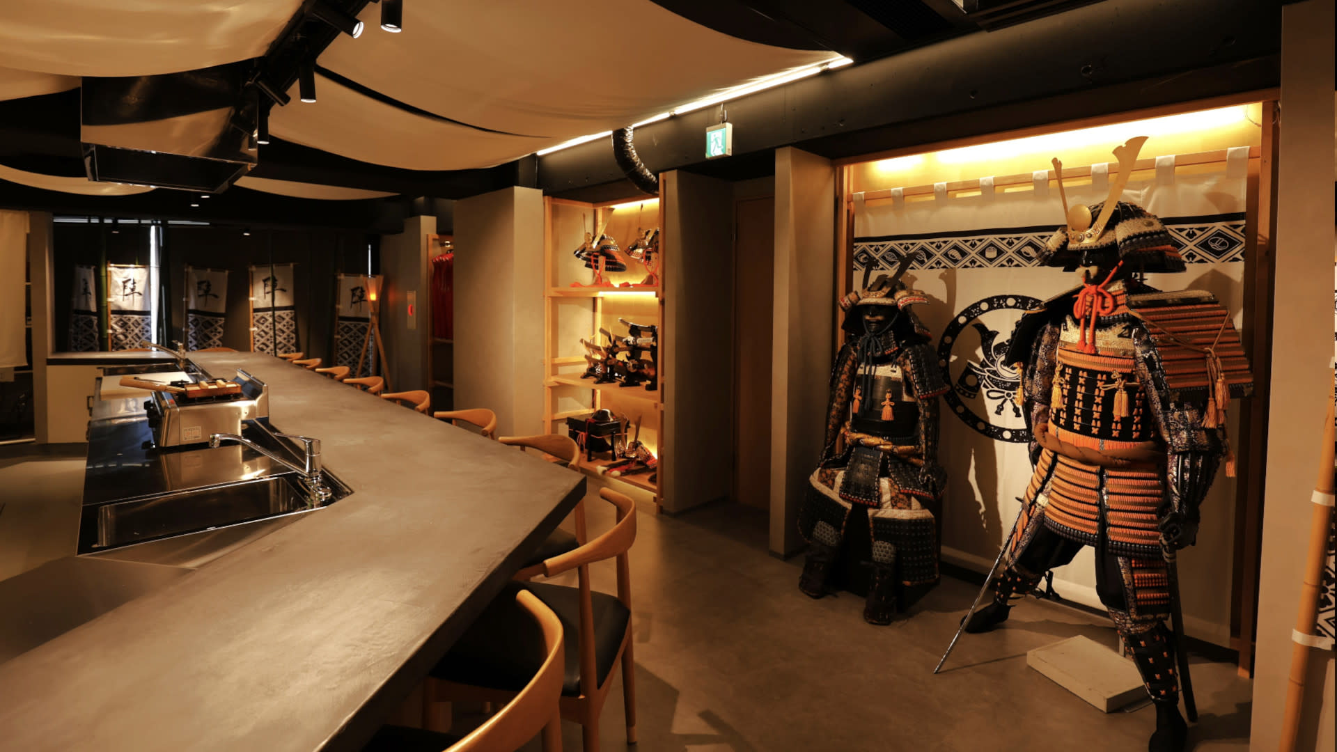 Luxury Samurai Sushi Dining Show in Asakusa Tokyo - Thumbnail 20