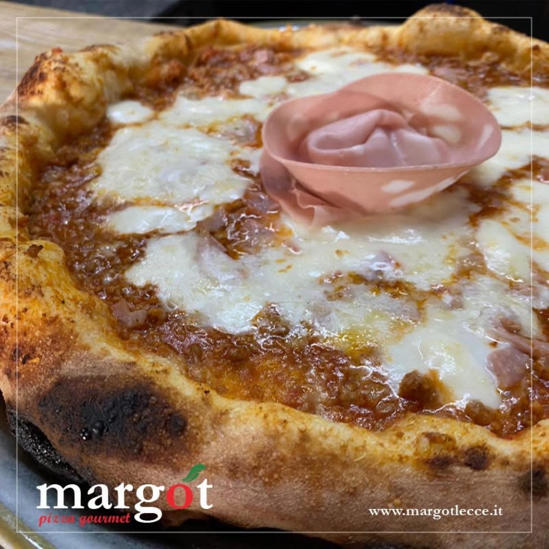 Gourmet Pizza Experience with Drinks and Dessert in Lecce - Thumbnail 63