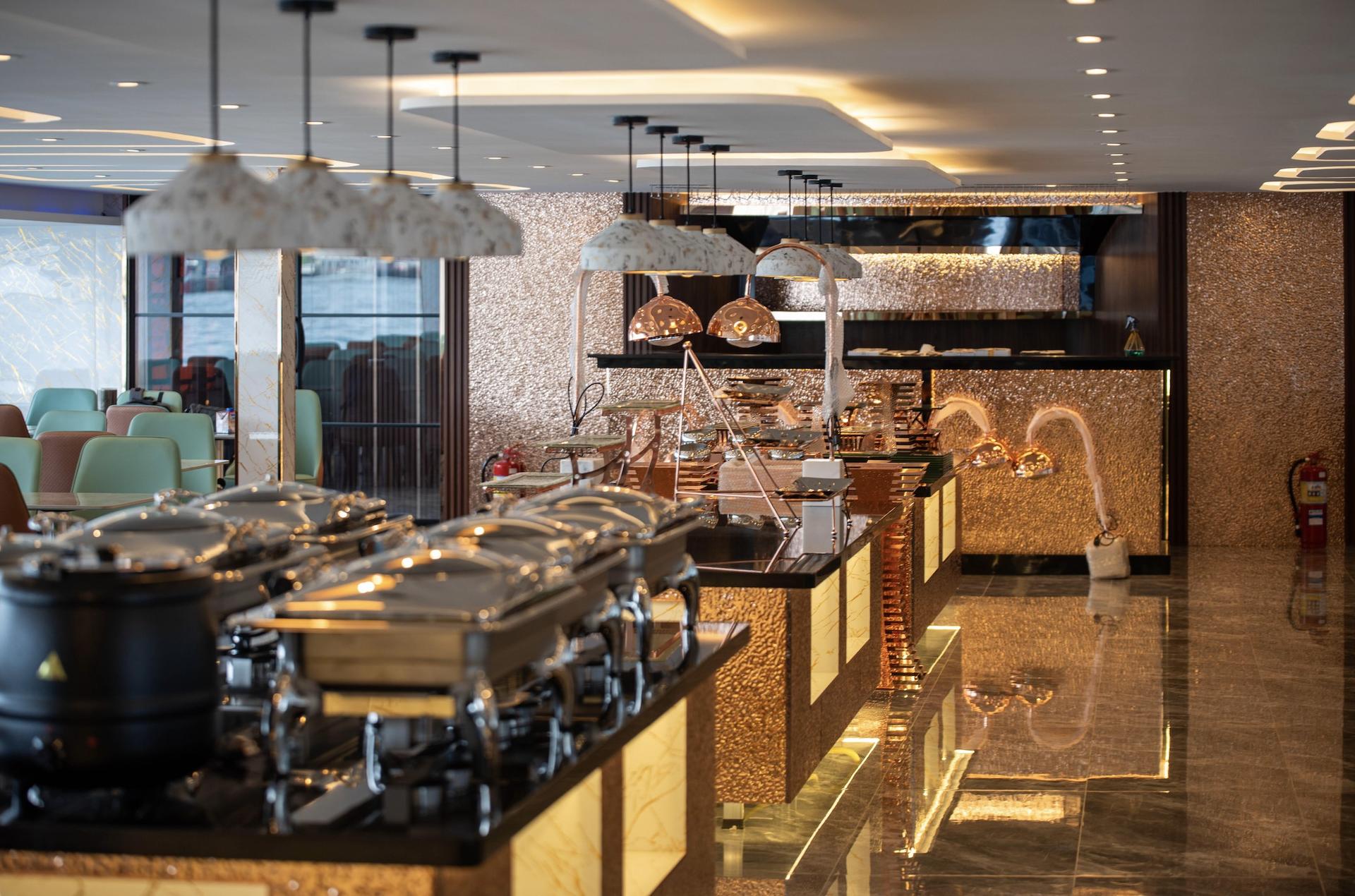 The Newest Luxury 5 Star Bangkok Chaophraya Dinner Cruise - Thumbnail 21