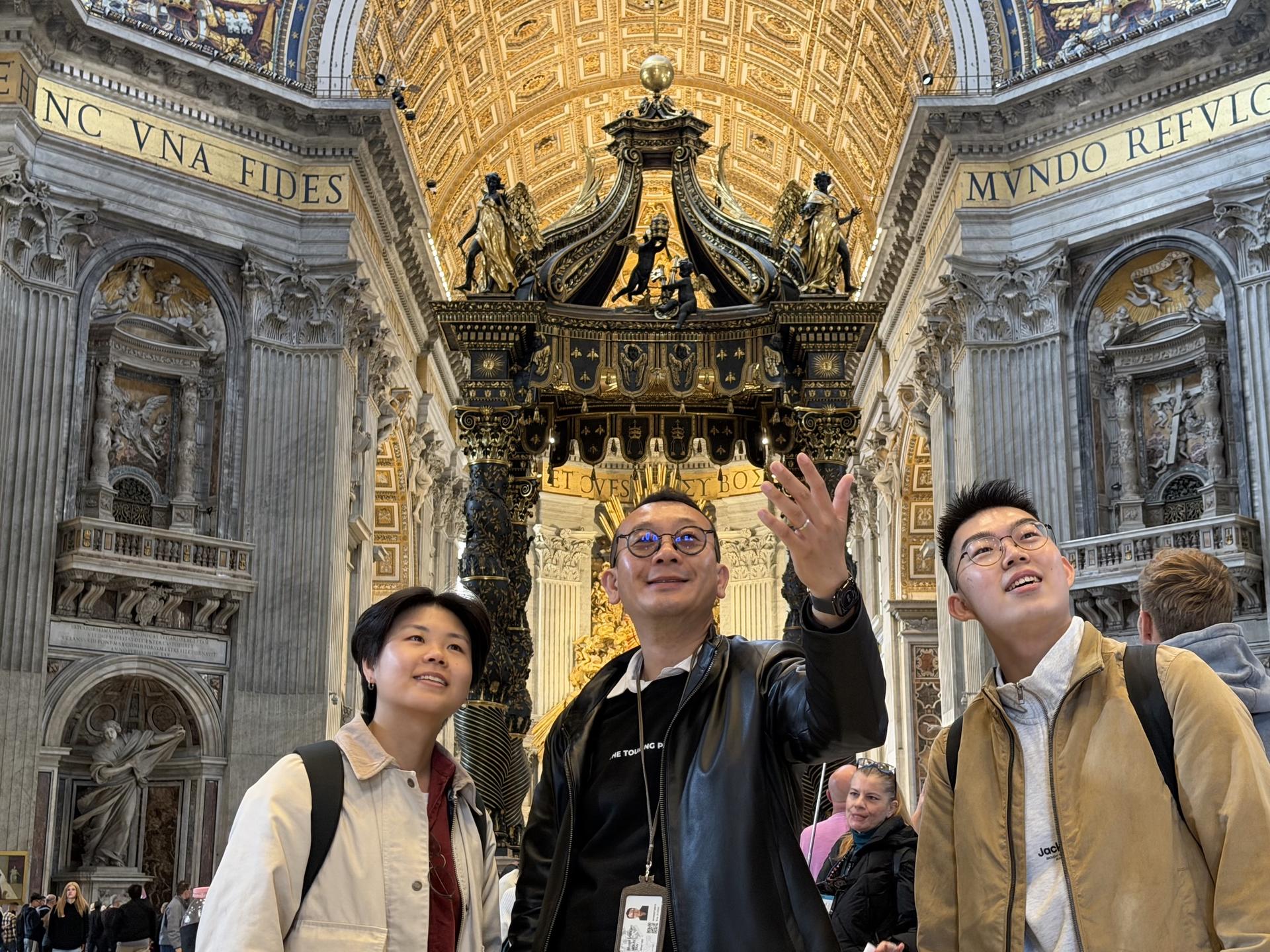Vatican and Colosseum day tour from Rome - Thumbnail 3
