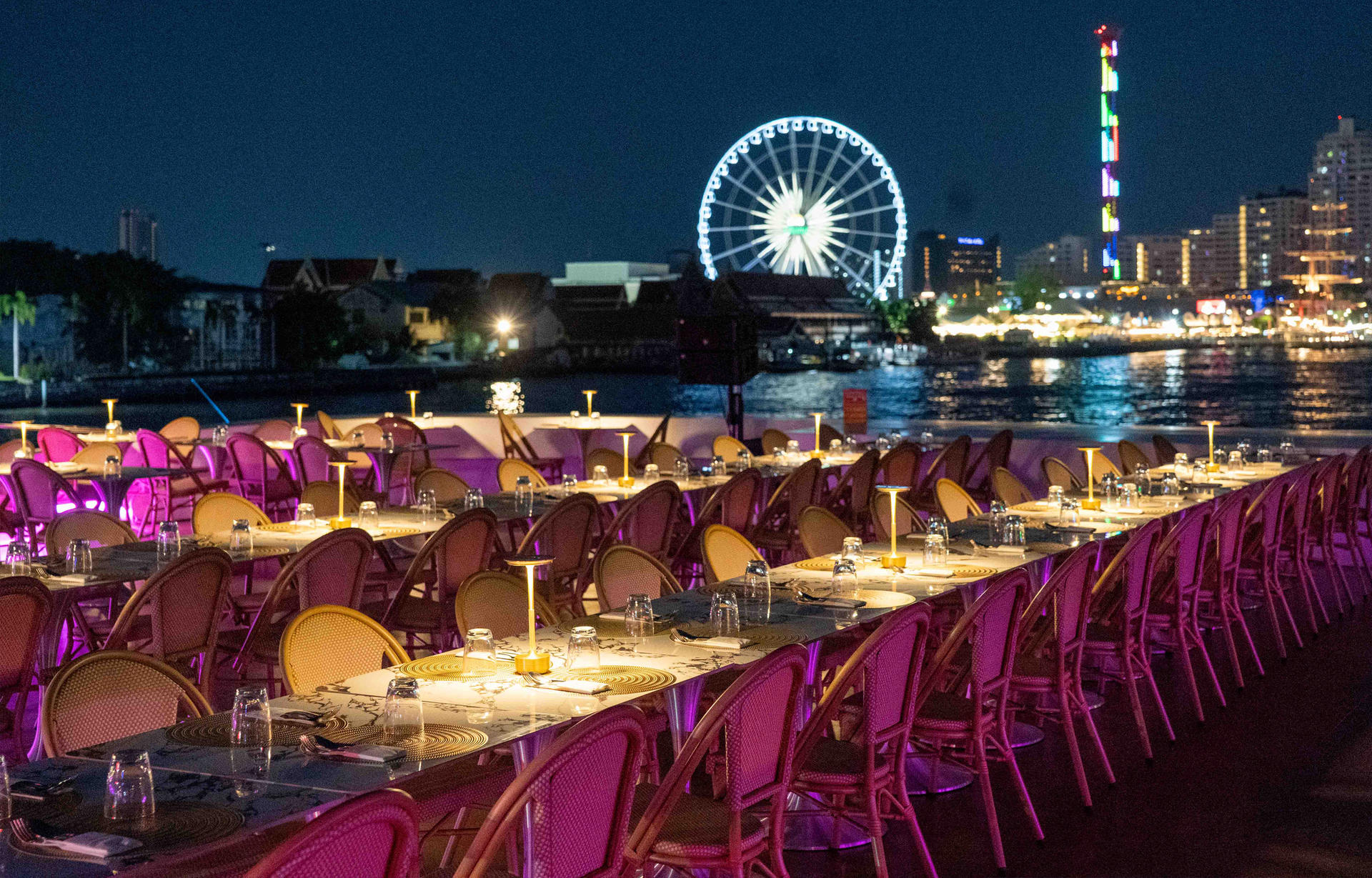 Super Galaxy Dinner Cruise in Bangkok - Thumbnail 25