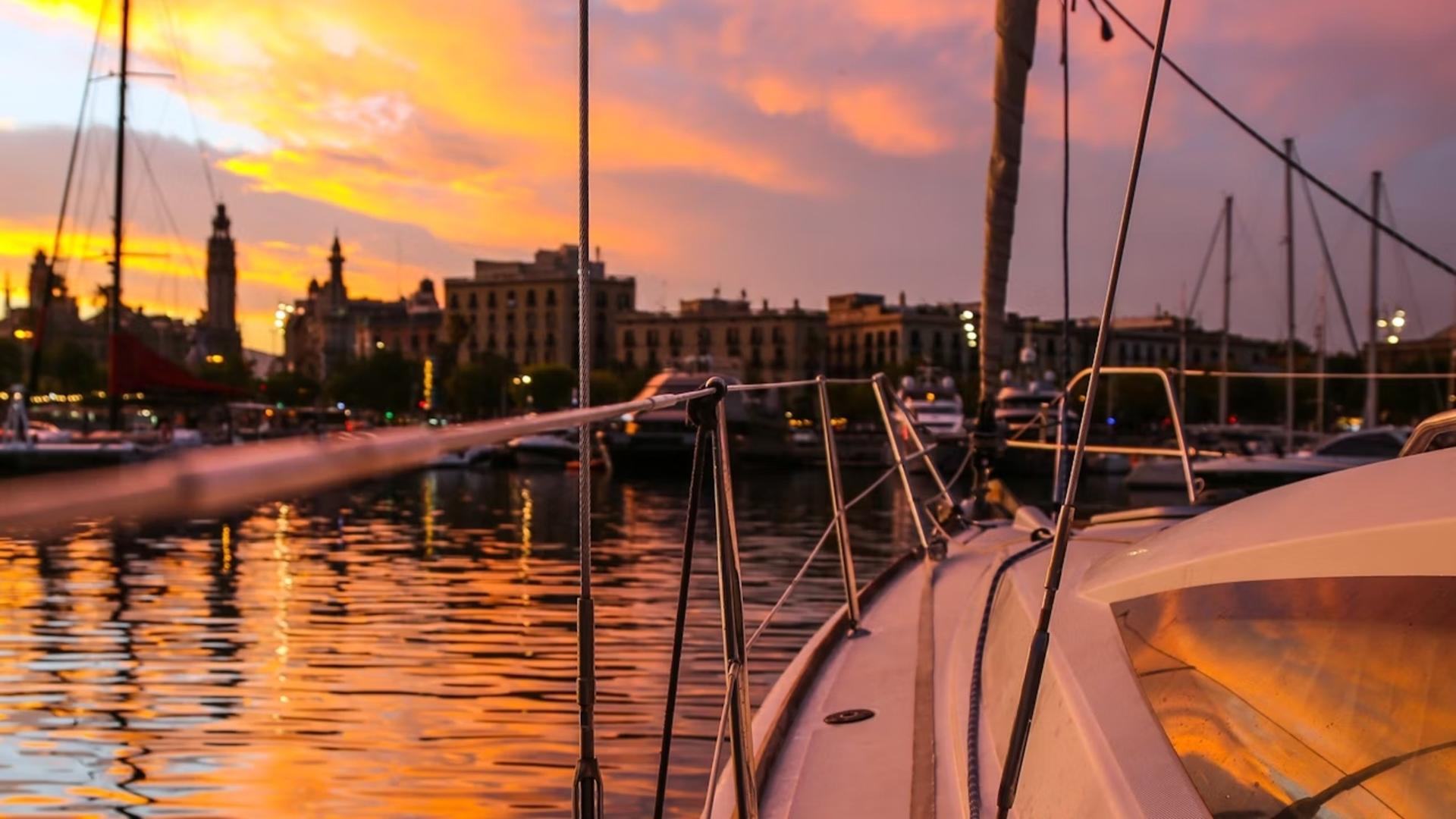 Sunset Sailing Experience with Drinks and Snacks in Barcelona - Thumbnail 4