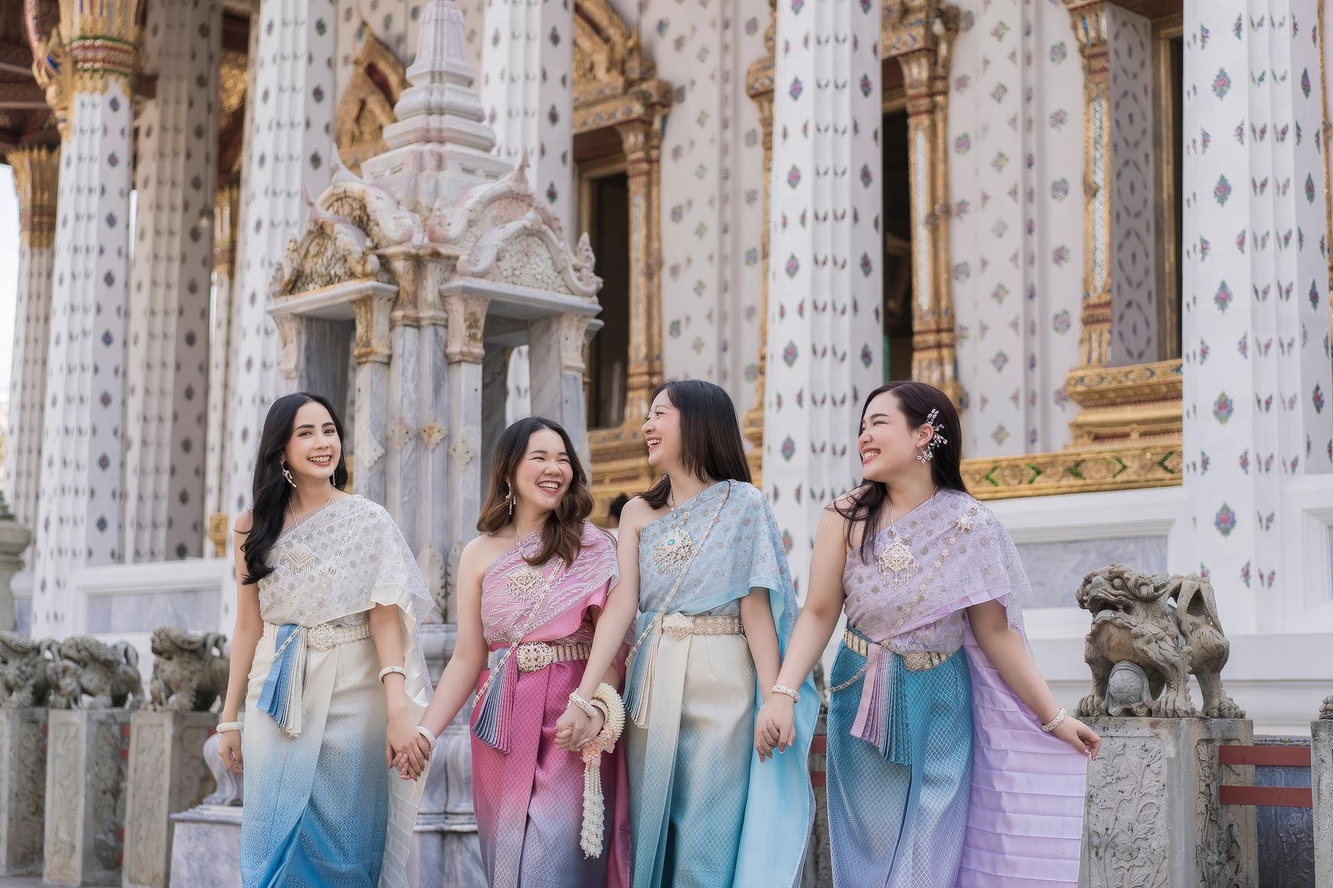 Thai Costume Rental Experience in Bangkok by Thai Glam Studio - Thumbnail 6