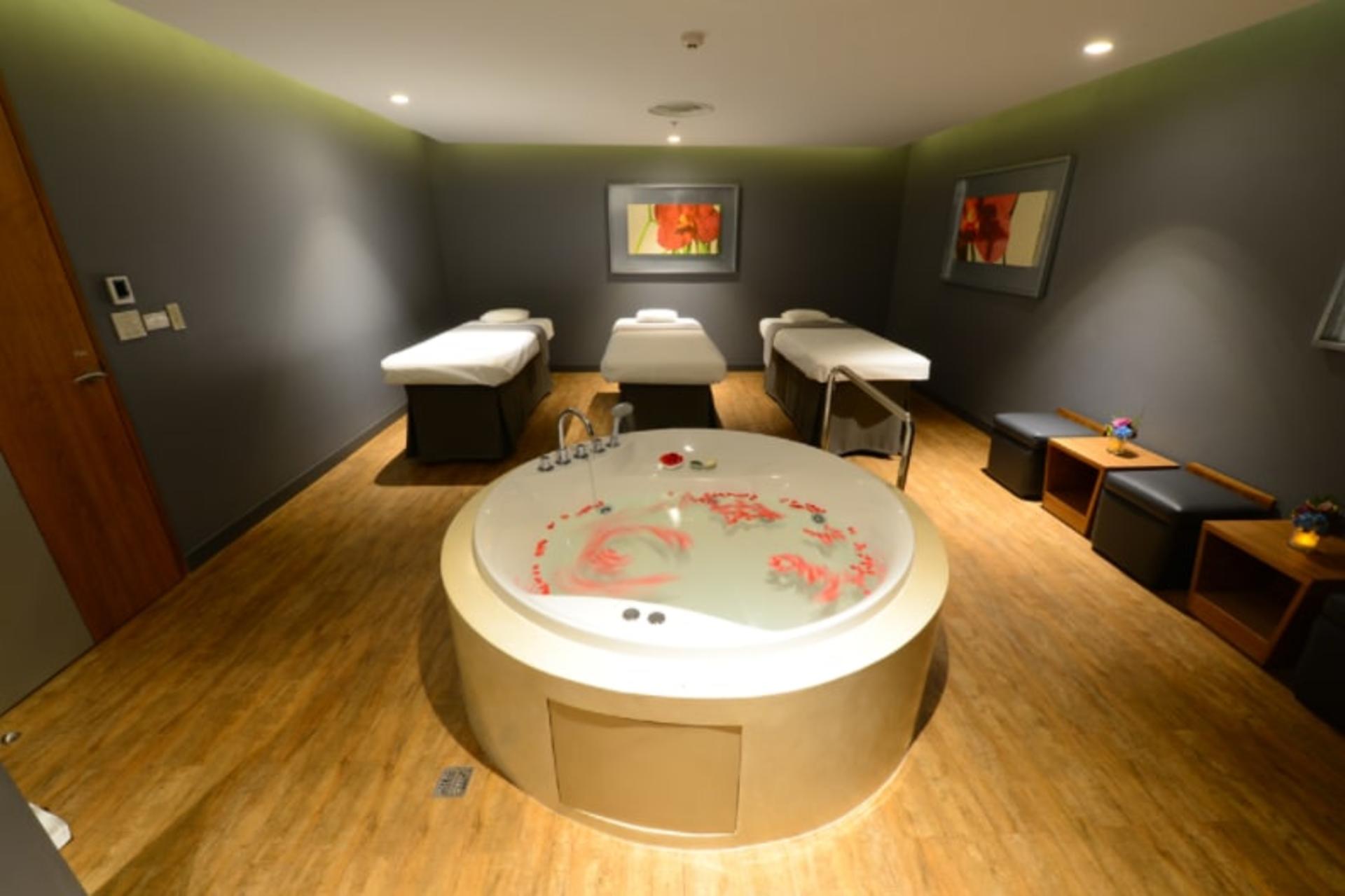 Let's Relax Spa at The Street Ratchada in Bangkok - Thumbnail 4