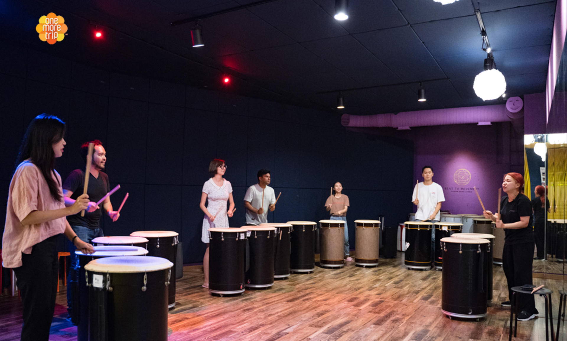 Seoul Jongno Korean Percussion Performance Experience with K-POP - Thumbnail 2