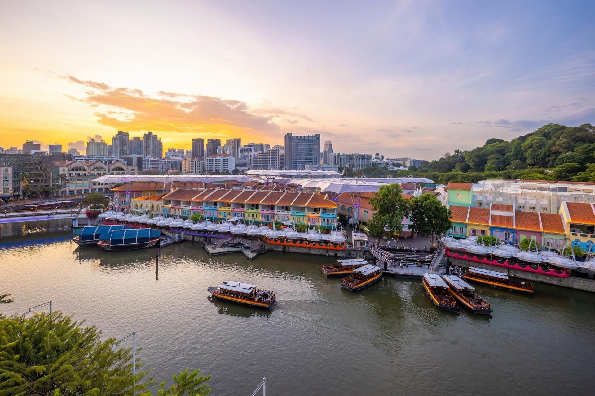 Singapore River Cruise & Light Shows Evening Tour - Thumbnail 4