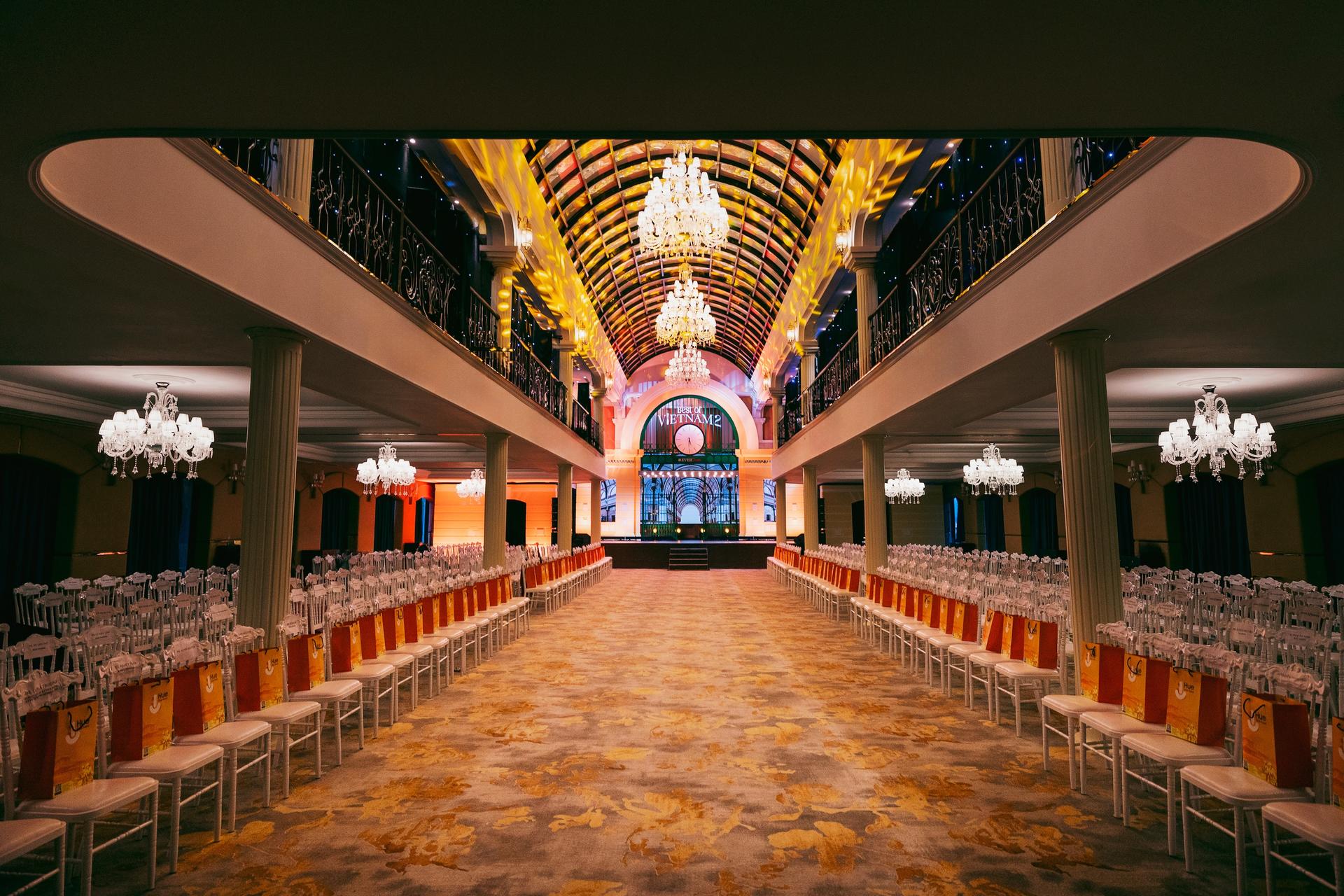REVER Cruise: A Refined Dining Journey Along the Saigon River - Thumbnail 25
