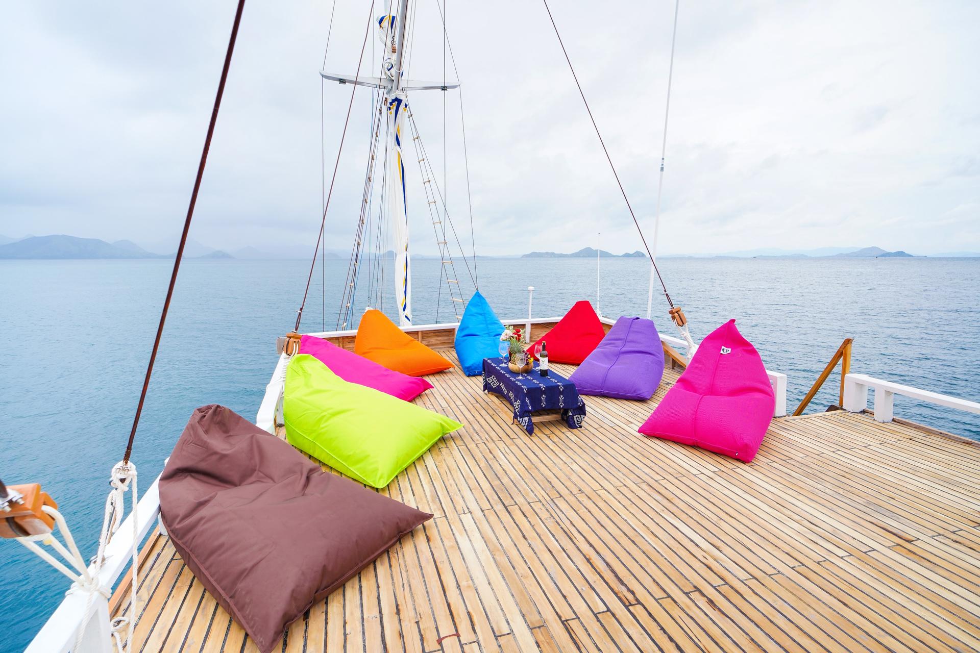 Labuan Bajo Multi-Day Phinisi Liveaboard Experience - Thumbnail 7