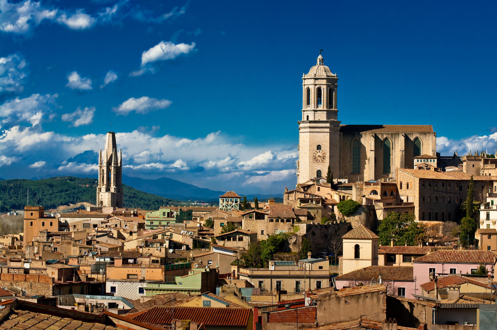 Girona, Figueres, and Dali Museum Full-Day Tour from Barcelona  - Thumbnail 4