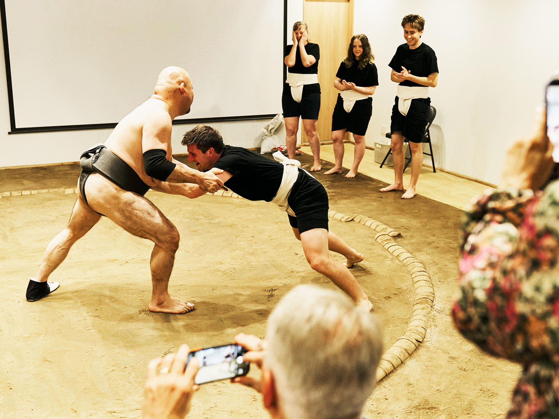 Osaka: Sumo Show with Live Match & Audience Challenge - Thumbnail 4