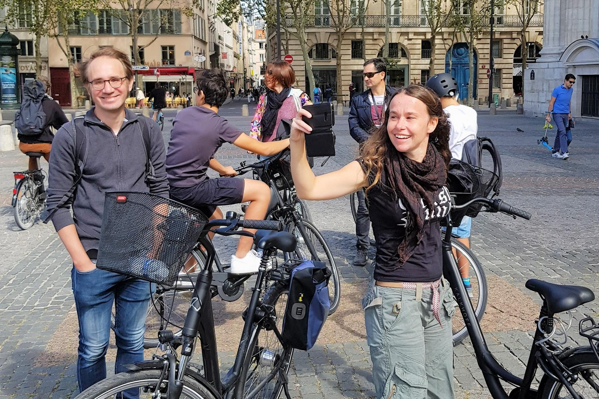 Charming Nooks and Crannies Bike Tour in Paris - Thumbnail 4