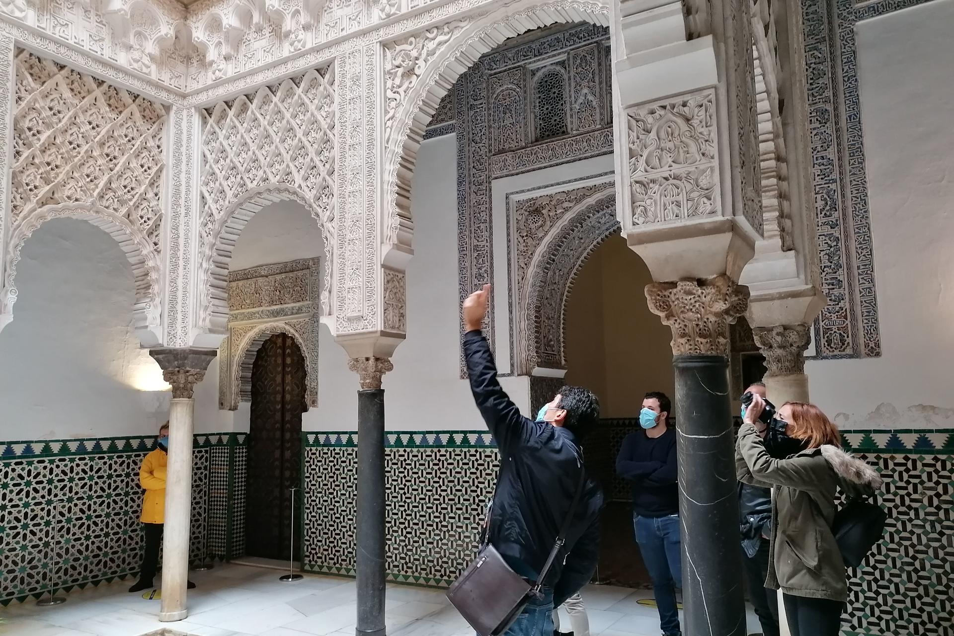 Royal Alcazar Guided Tour in Seville - Thumbnail 8