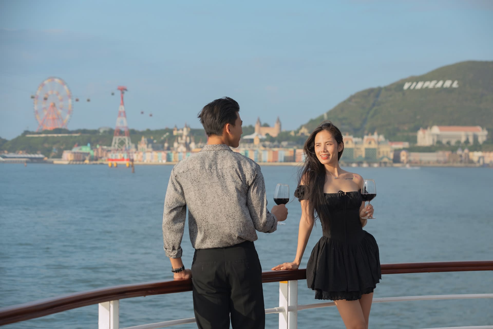 Sunset Cocktail and Dinner Luxury Emperor Cruise in Nha Trang - Thumbnail 16